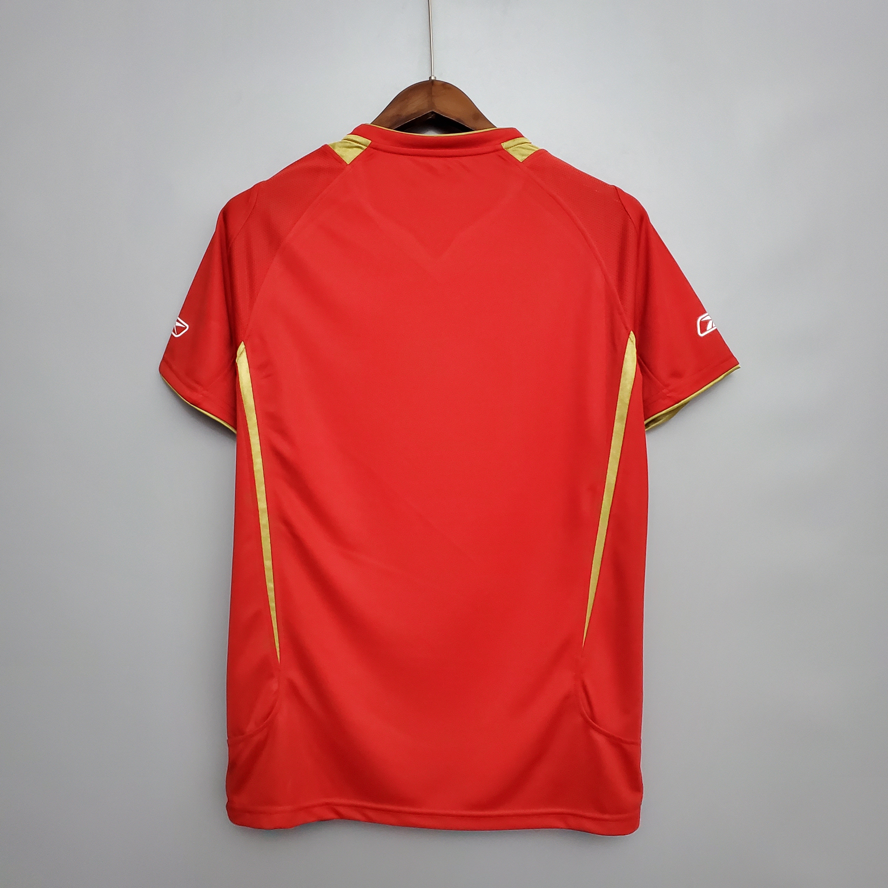 2005/2006 Liverpool Retro Home Football Shirt