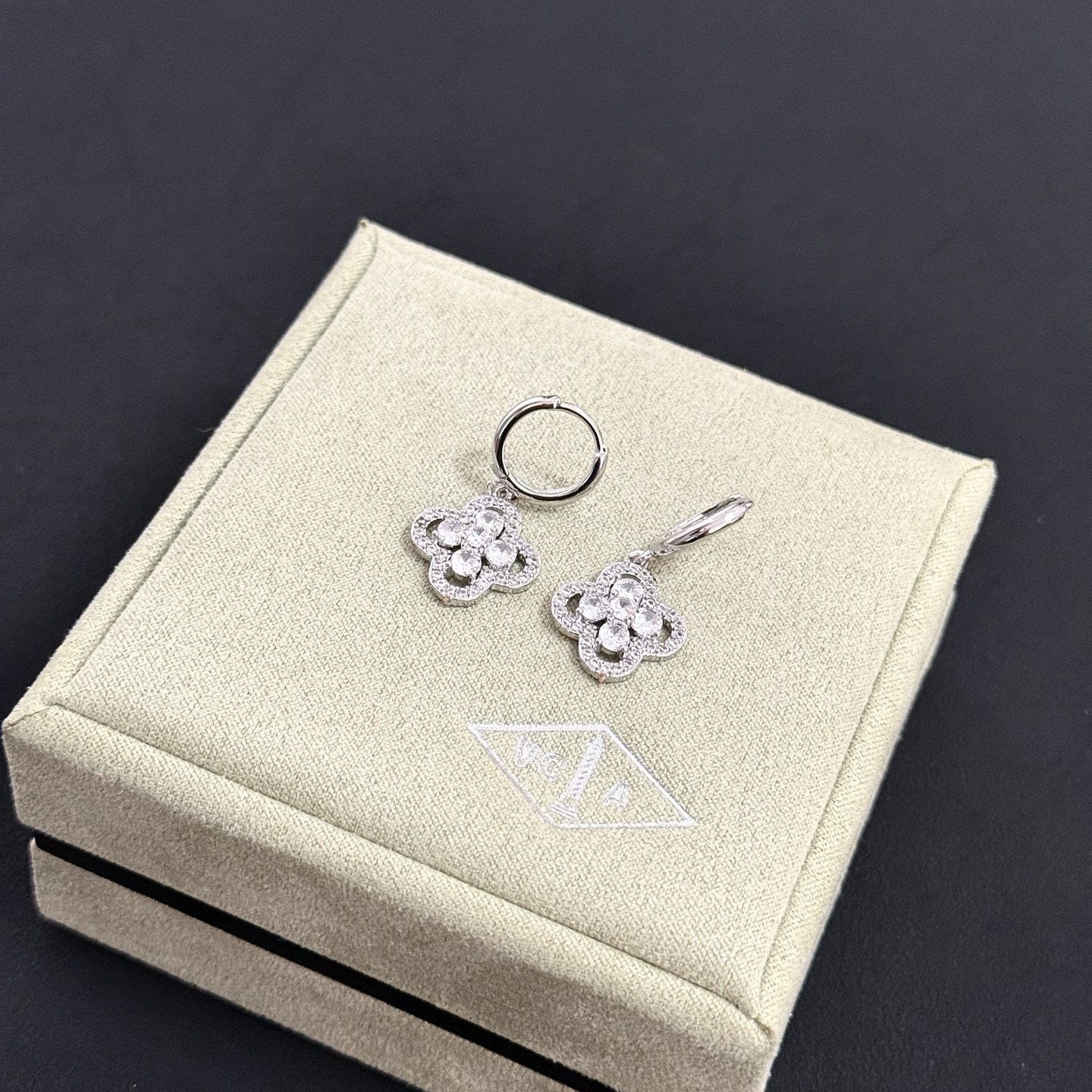 Van Cleef & Arpels Earrings