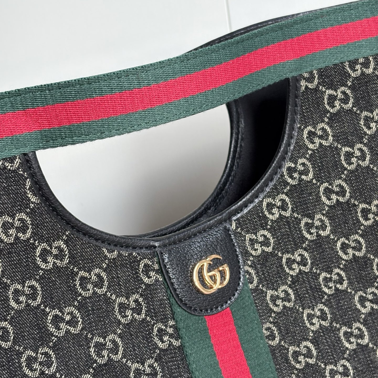 Gucci GG Supreme monogram + Web green-red-green webbing Hobo/tote style handbag