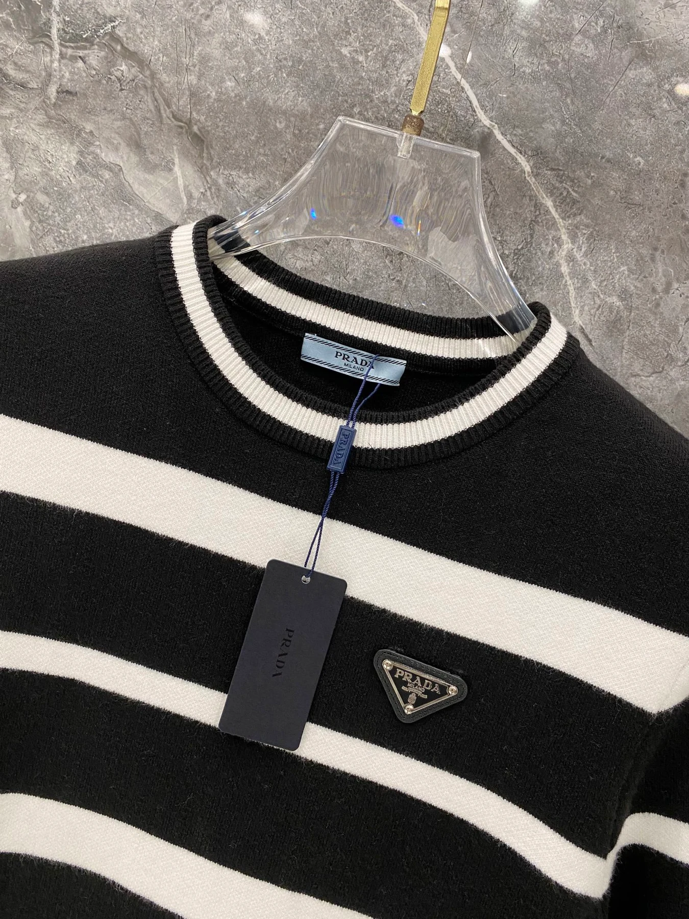 Prada gestrickt 25FW gestreift Schwarz Sweatshirts NM144615