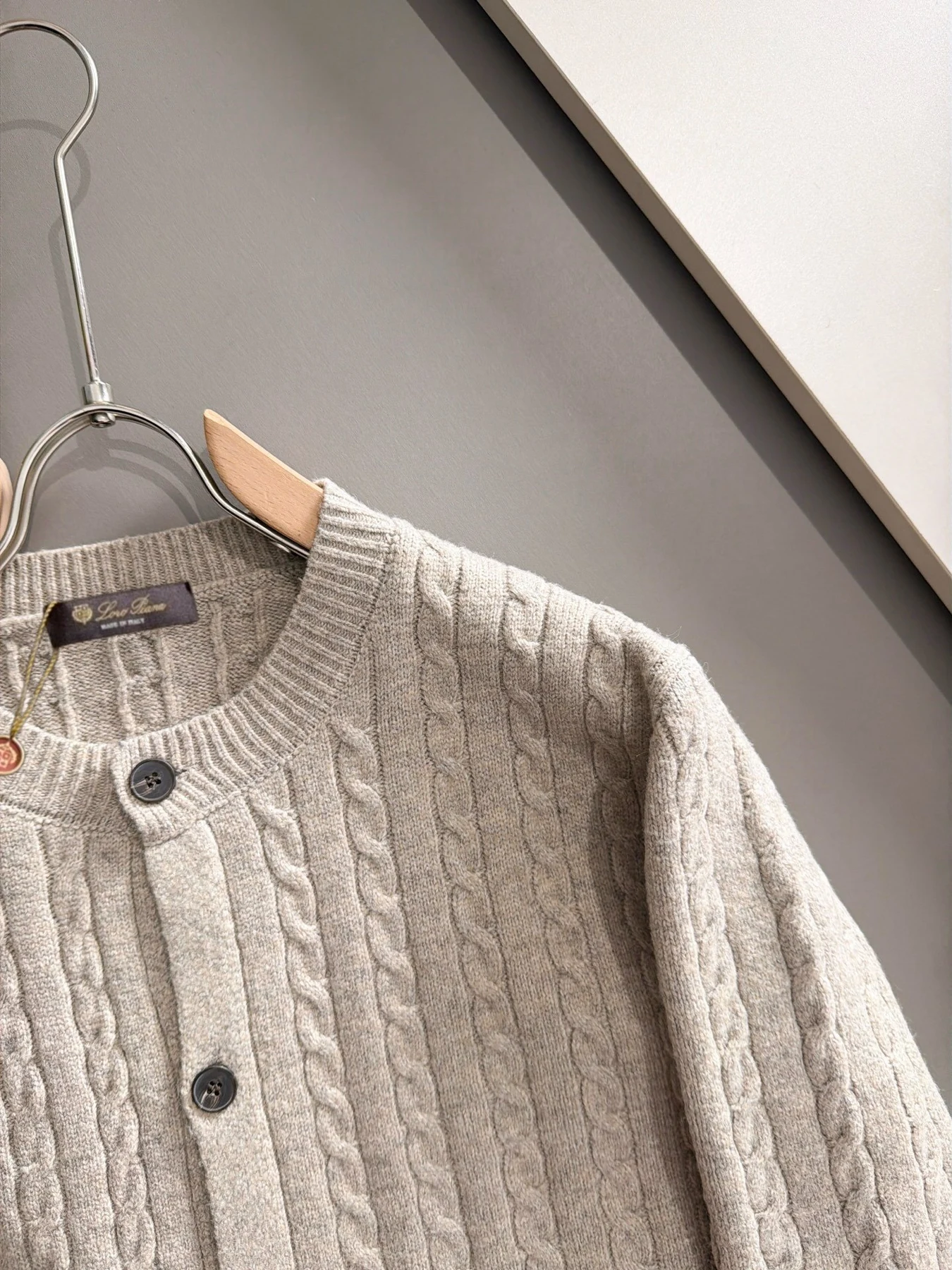 Loro Piana Strickjacke 25FW gestrickt Beige Jacken QX830522