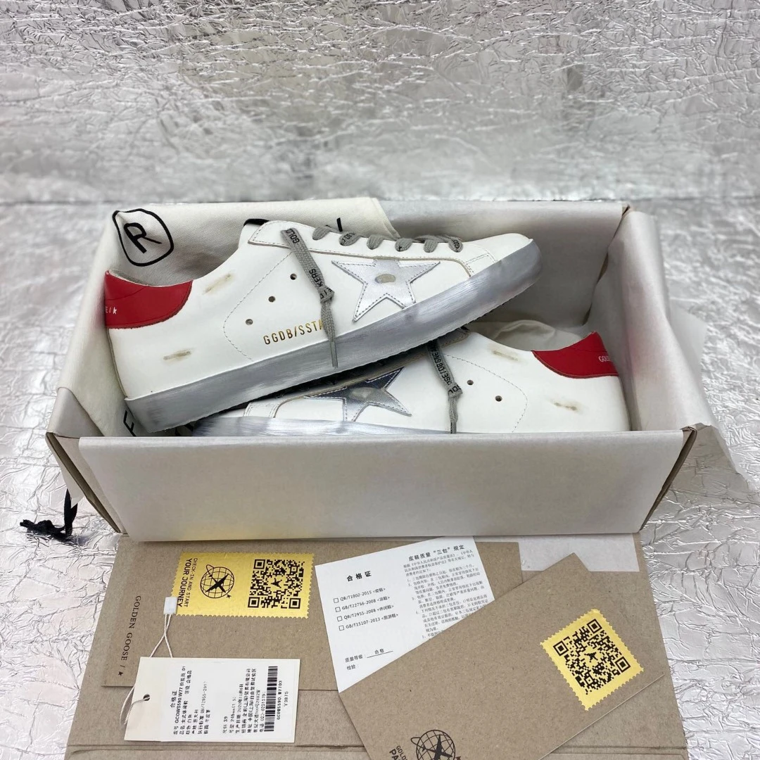 Golden Goose Super Star Dirty shoes made of top-grain cowhide