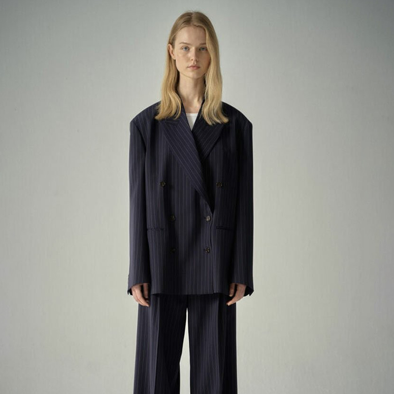 Stylish Retro commuter Loose Silhouette Striped Double-breasted Long-sleeved blazer Women