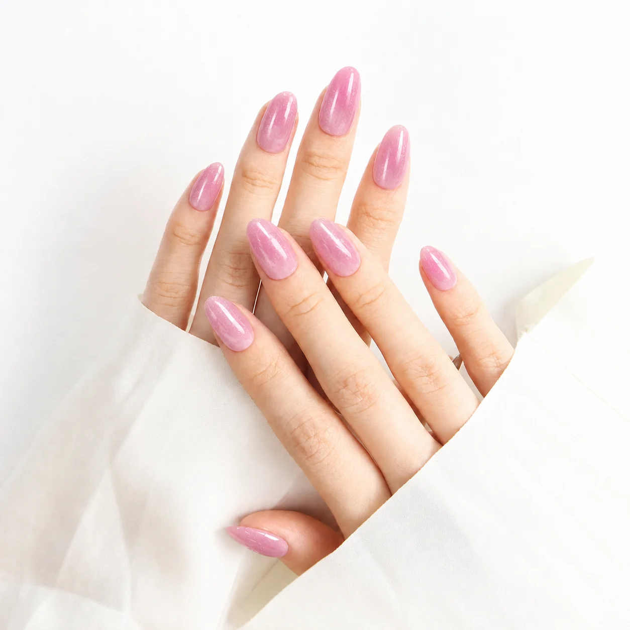 Pearl Pink Gradient Press On Nails Wear Effect