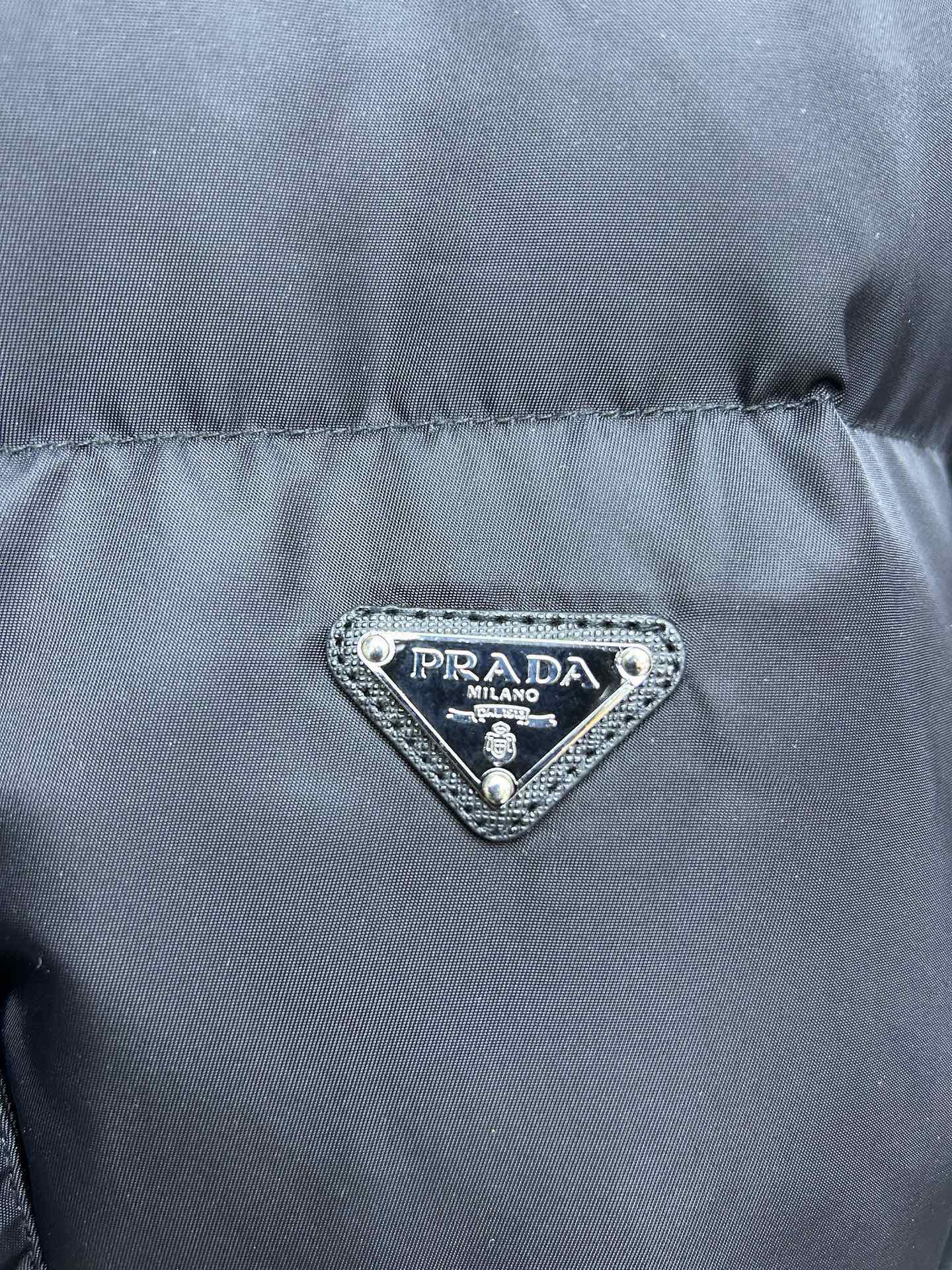 Prada Herbst/Winter 2026 Daunenjacke Größe S-XL
