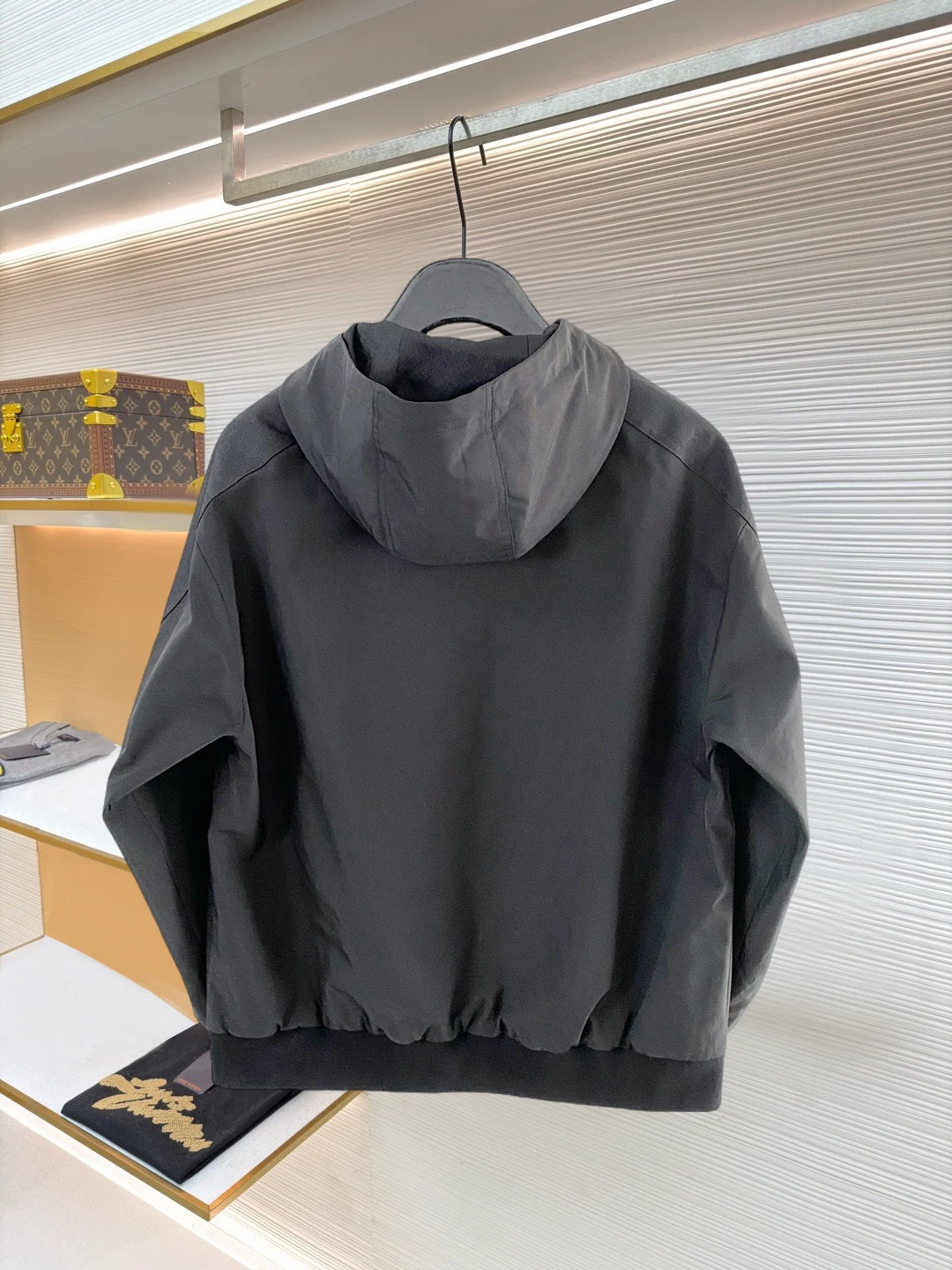 Louis Vuitton 26SS Kapuzenjacke Schwarz Jacken MA893072