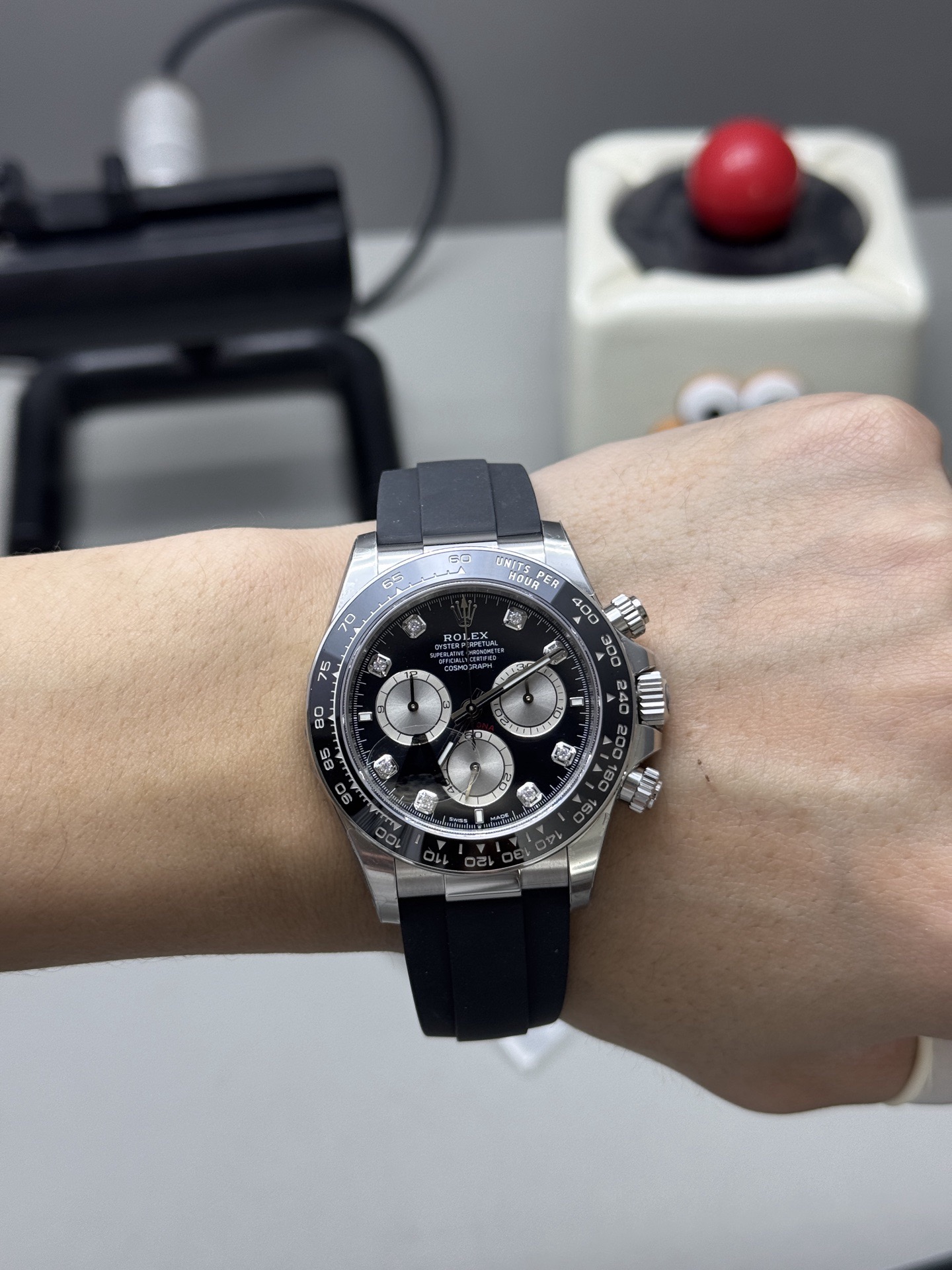 Rolex Cosmograph Daytona Oyster 40mm white gold  M126519LN-0004
