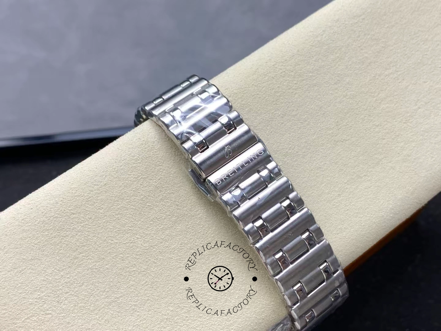 Breitling Chronomat 36mm Automatic Silver Dial A10380591A1A1 Replica