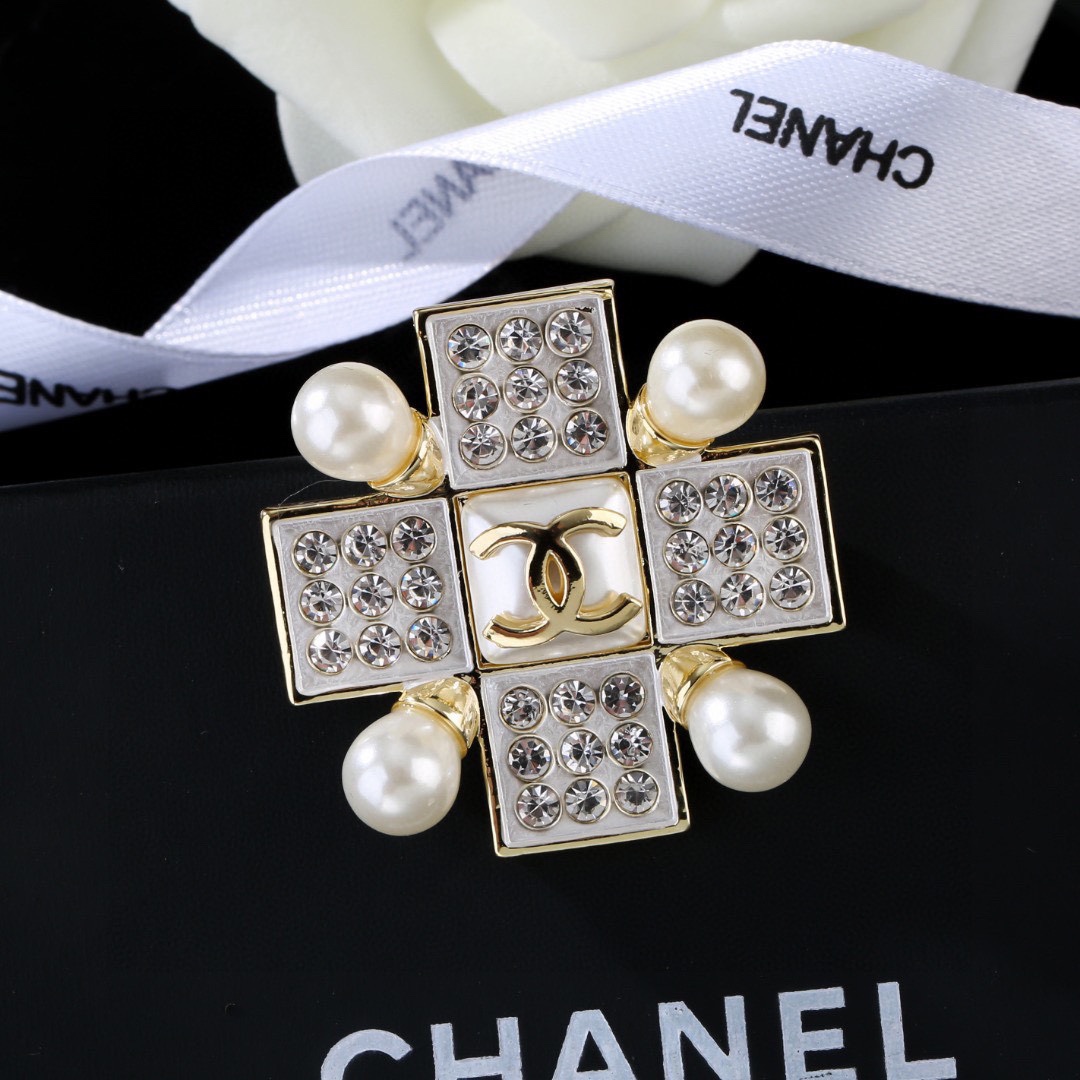 CC new arrival brooch 013