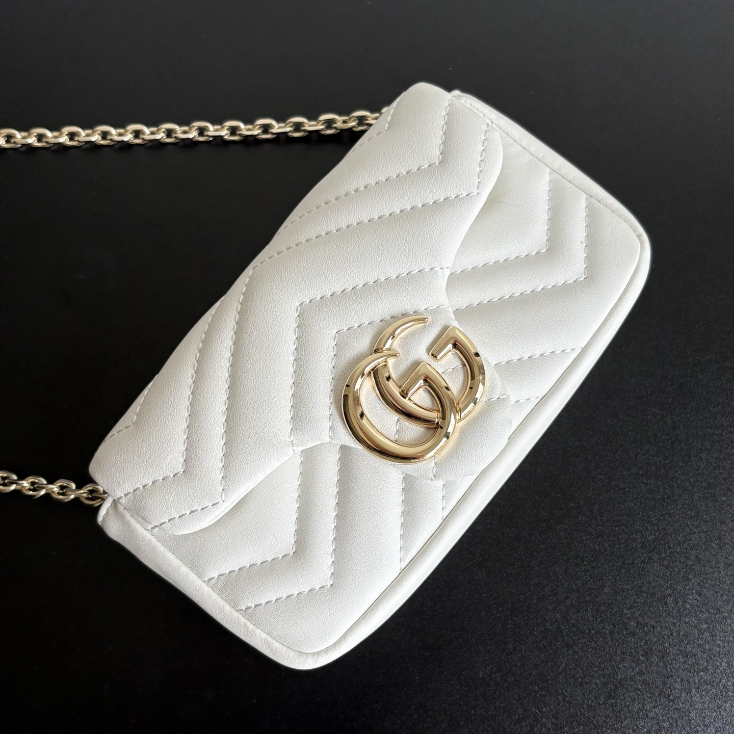 Gucci releases new Marmont 2.0 series.