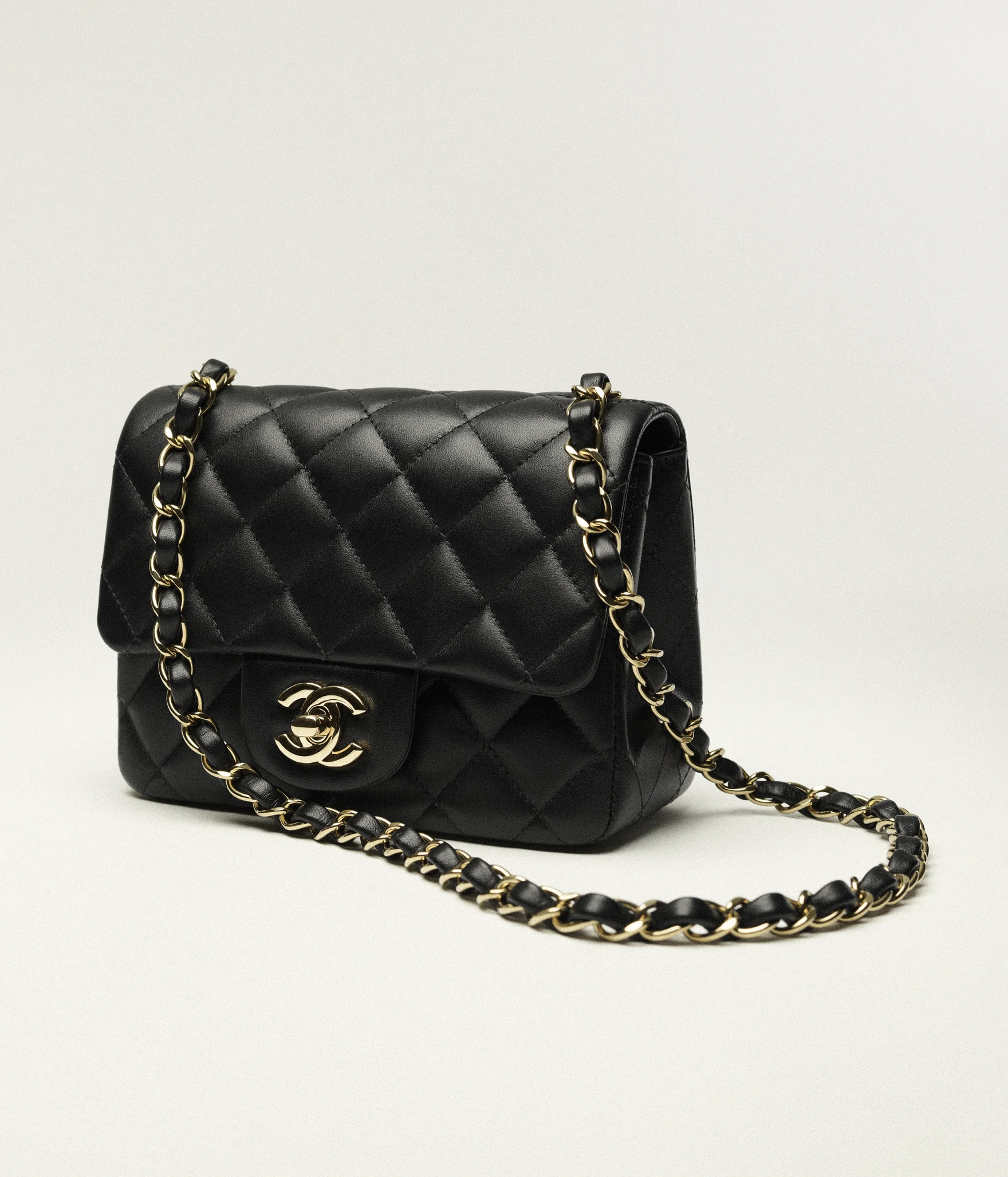 Mini Classic Handbag Lambskin & Gold-Tone Metal Black