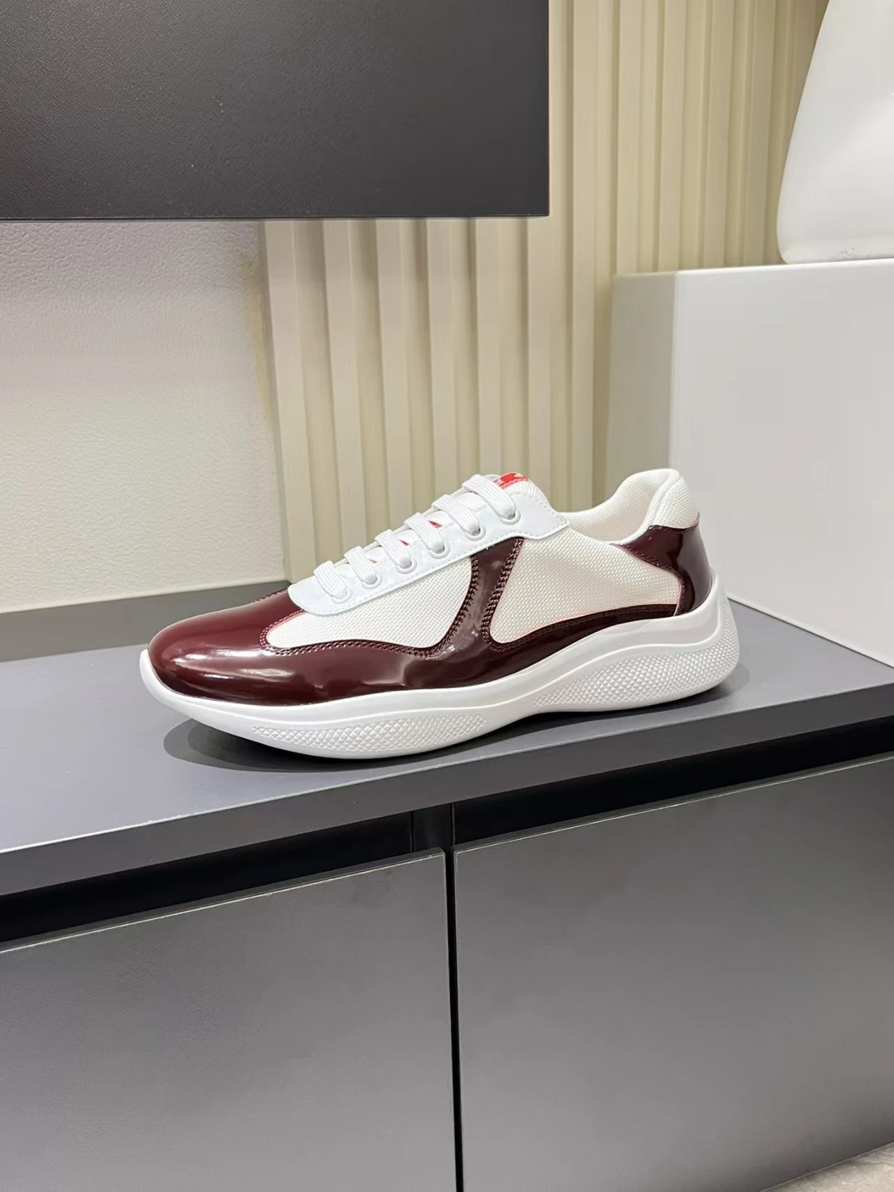 Prada top quality lacquer shoes