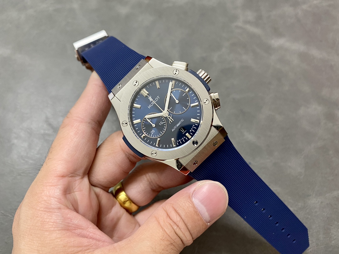 Hublot Classic Fusion 521.NX.1170.RX 45MM Mens