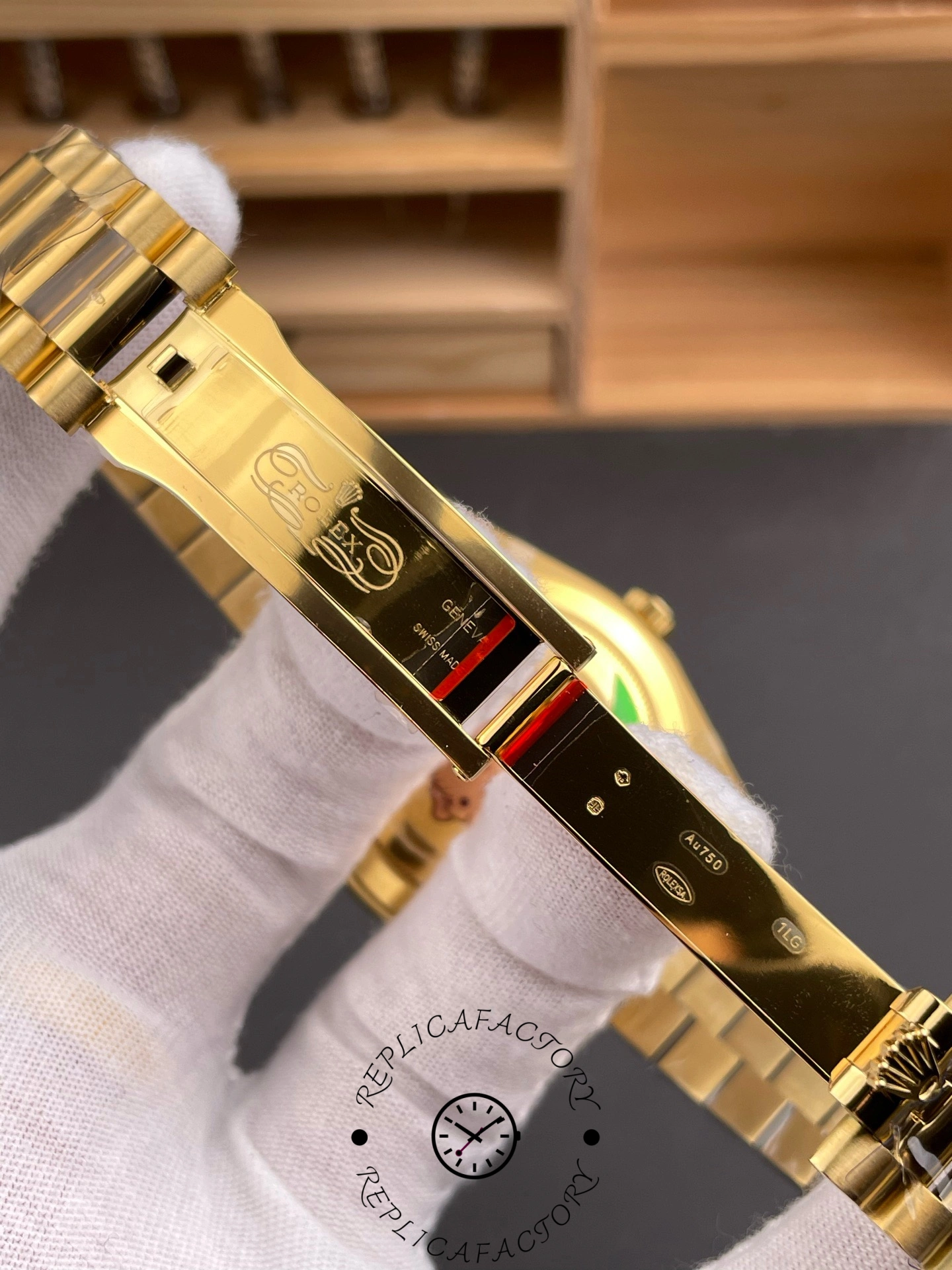 Rolex Day Date 40 Yellow Gold Green Ombre Dial M228238 0069 Replica