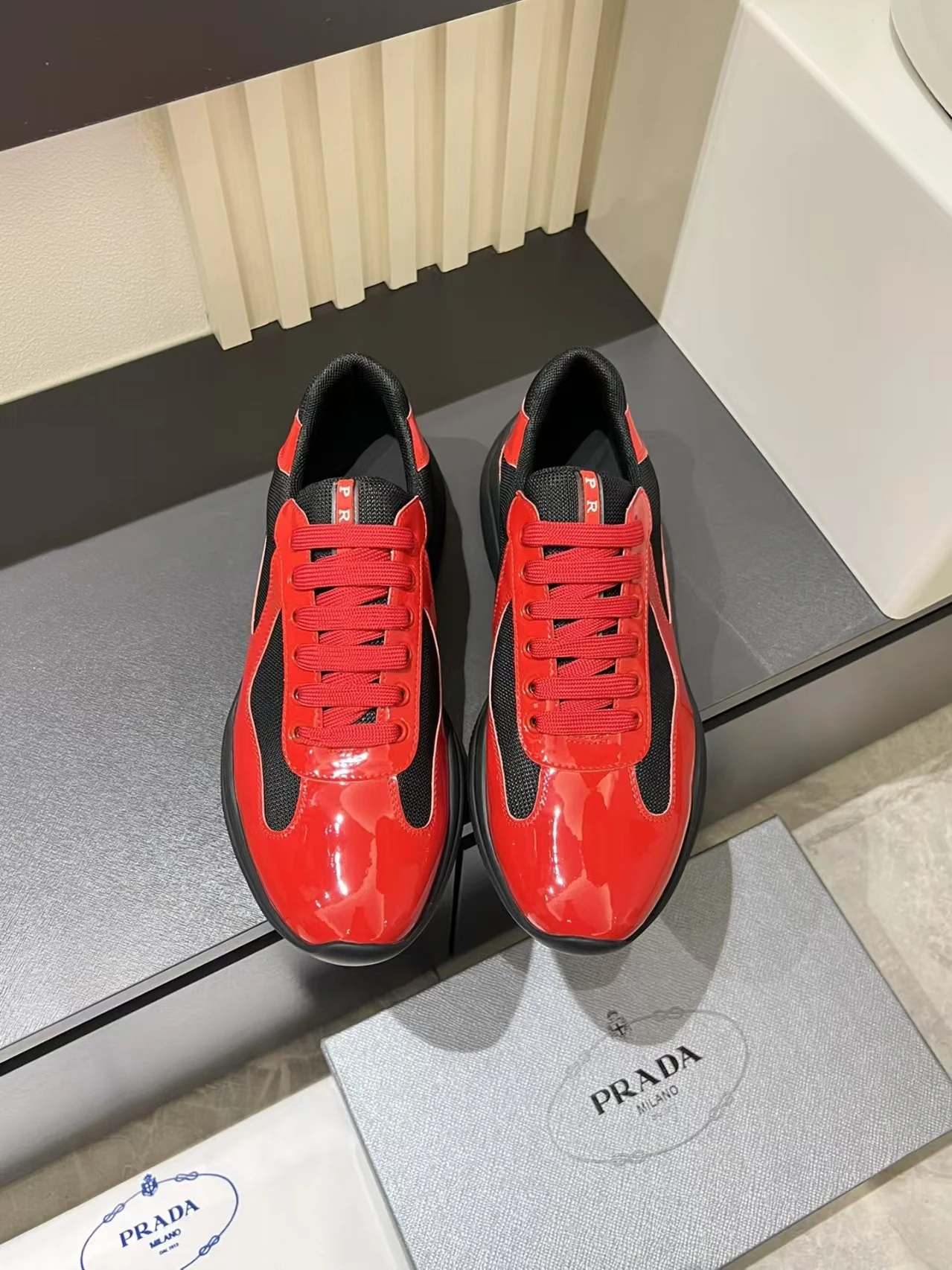 Prada top quality lacquer shoes