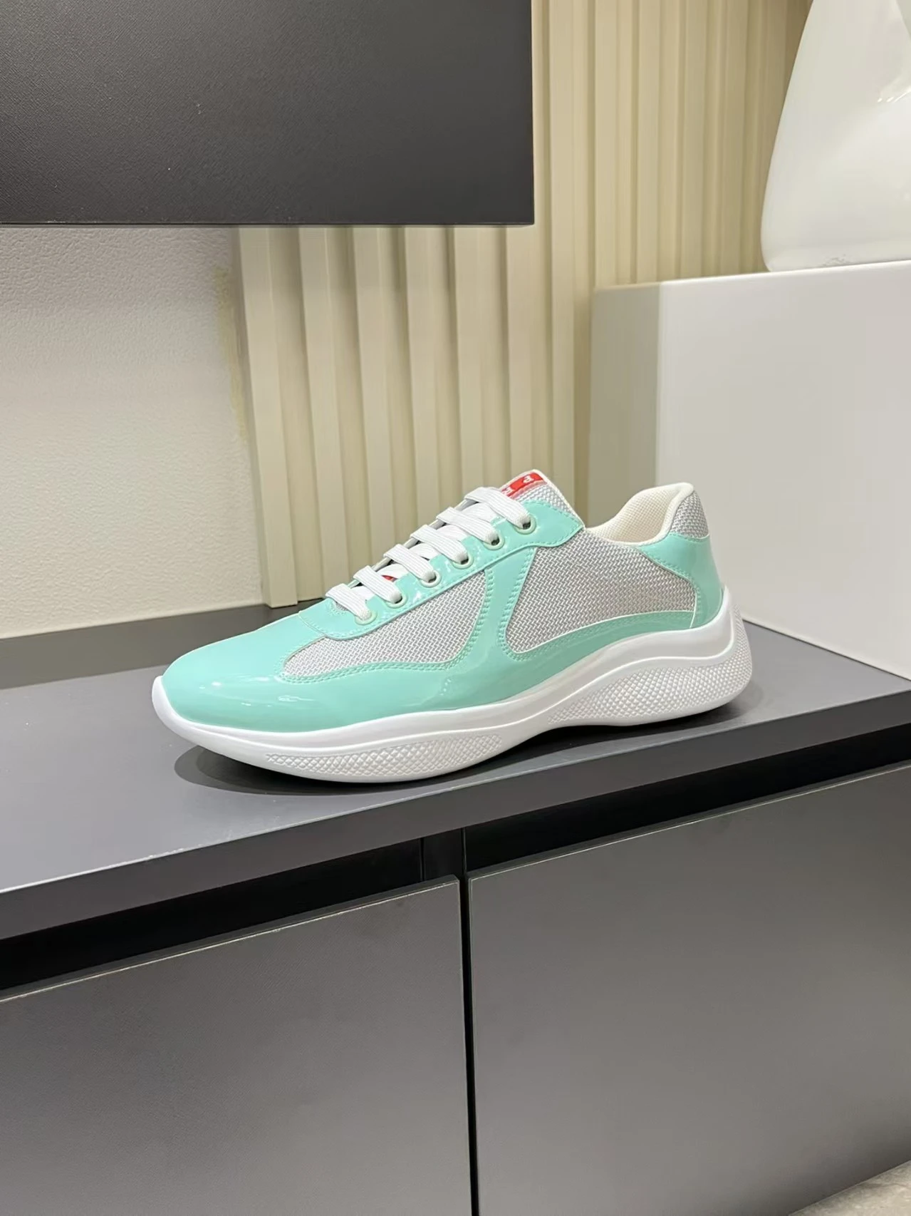 Prada top quality lacquer shoes