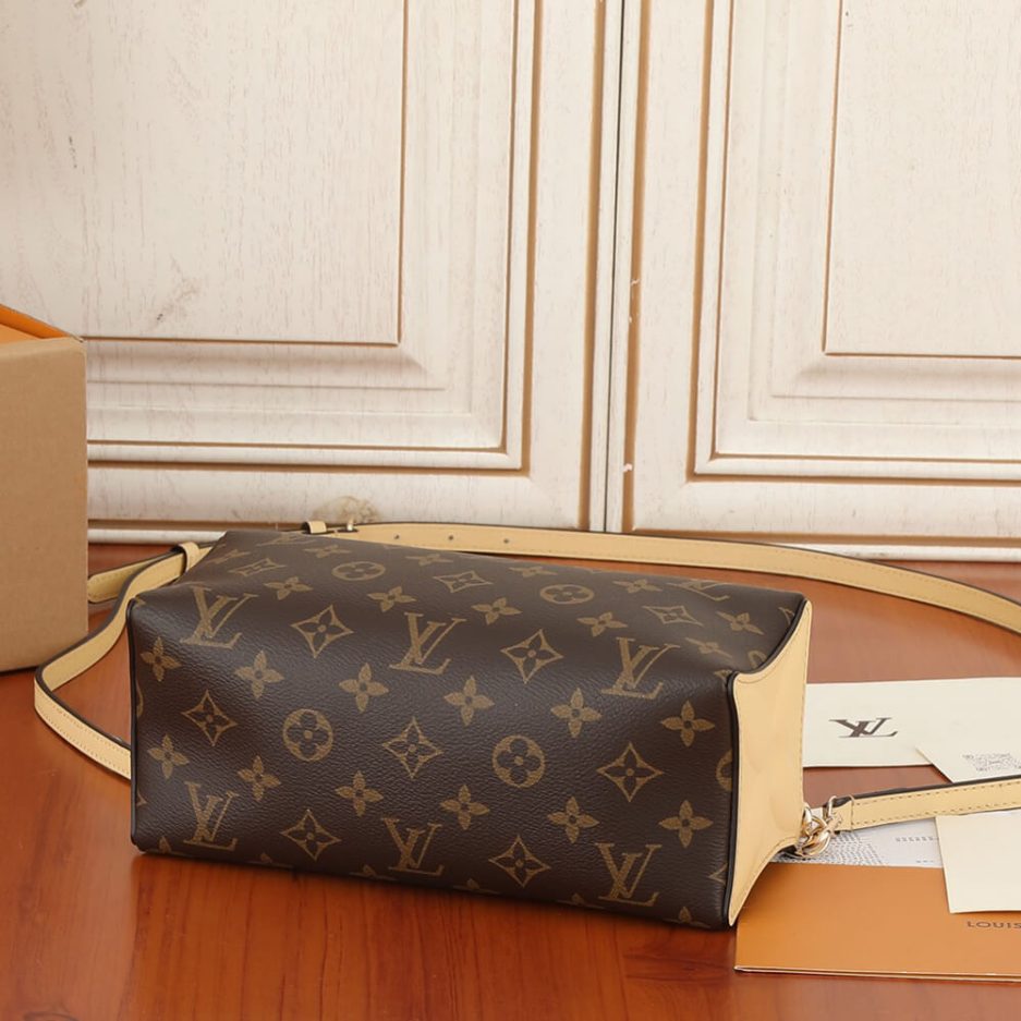 LV Bloom Pouch