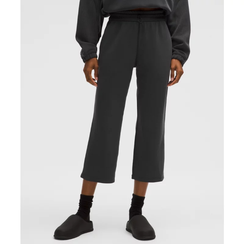 Softstreme High-Rise Straight-Leg Cropped Pant