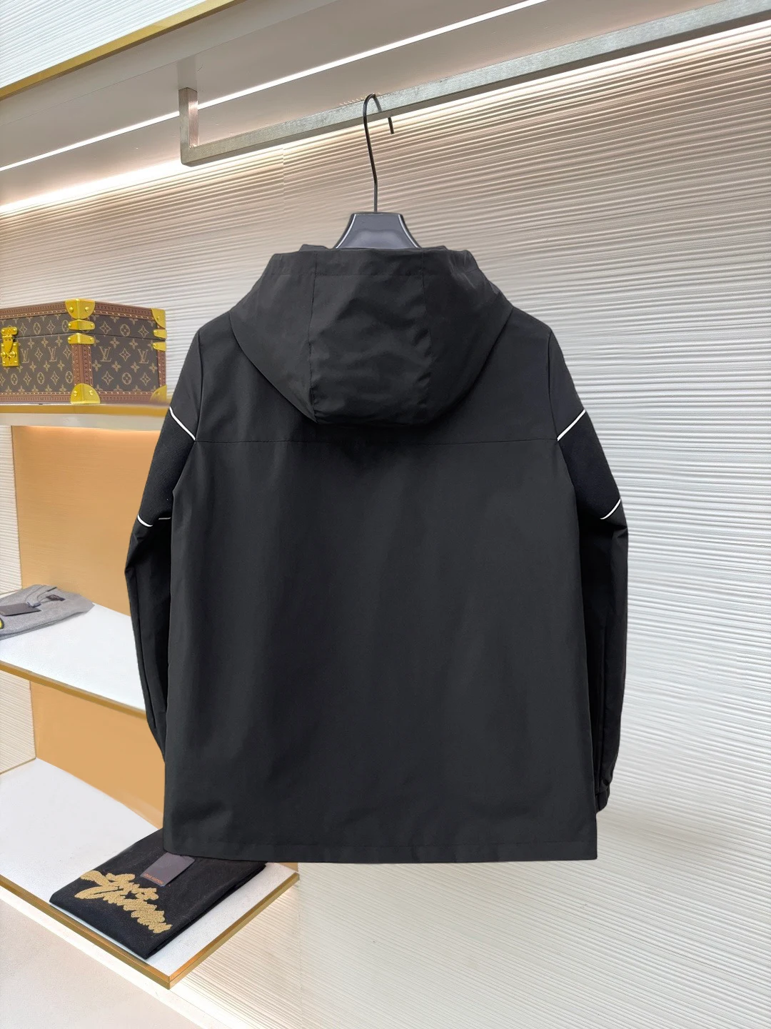 Moncler 26New Kapuzenjacke Schwarz Jacken QS114604