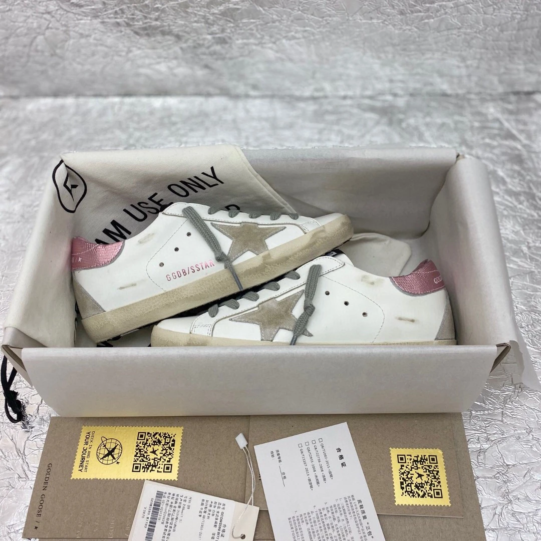Golden Goose Super Star Dirty shoes made of top-grain cowhide