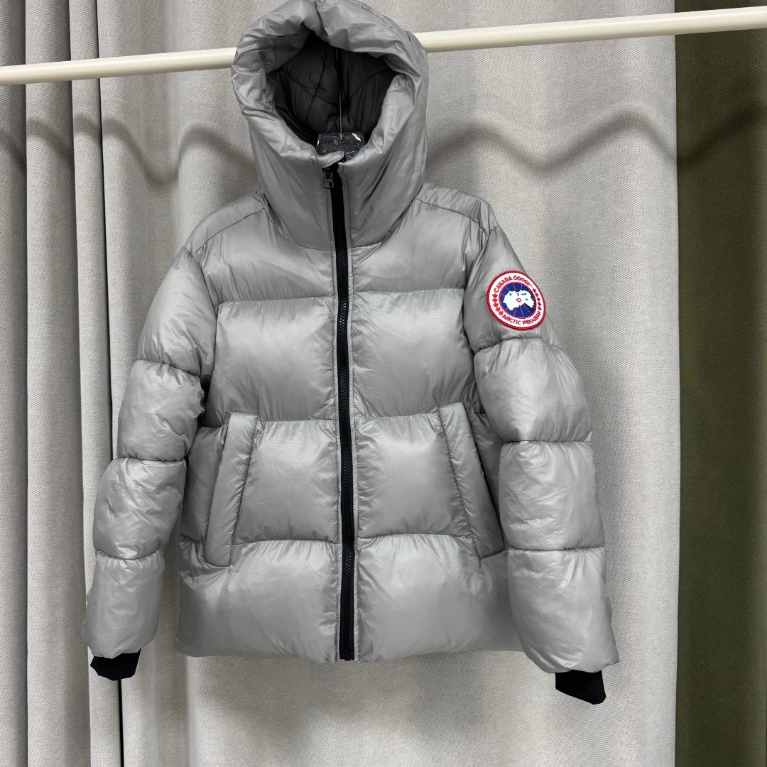 Canada Goose premium quality down jackets are made of 95% goose down.