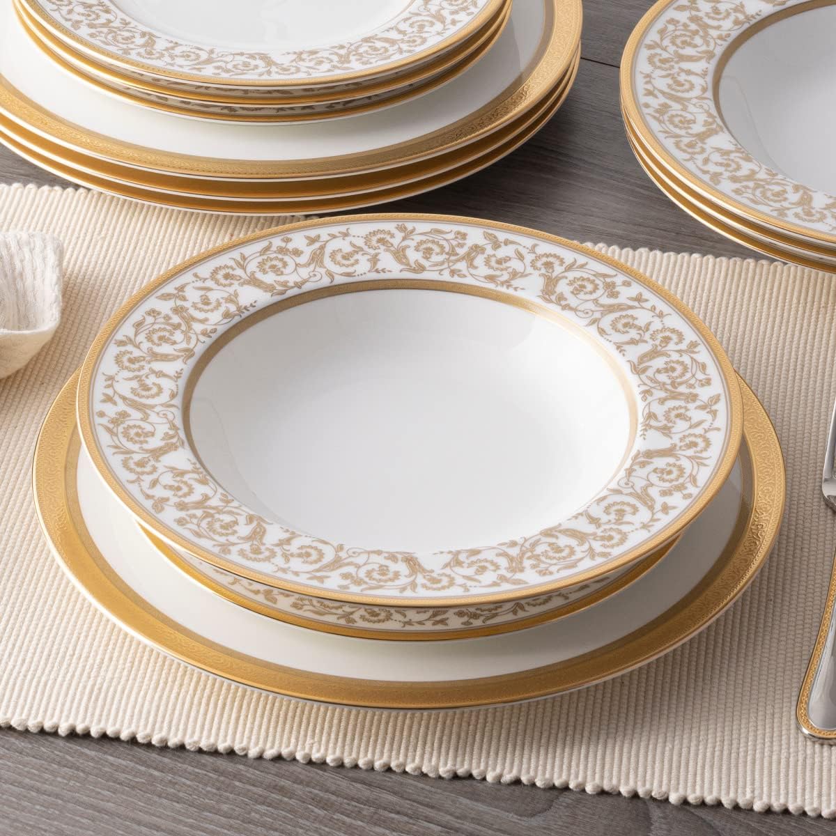 Noritake Summit Gold 12-Piece Dinnerware Set. Service for 4