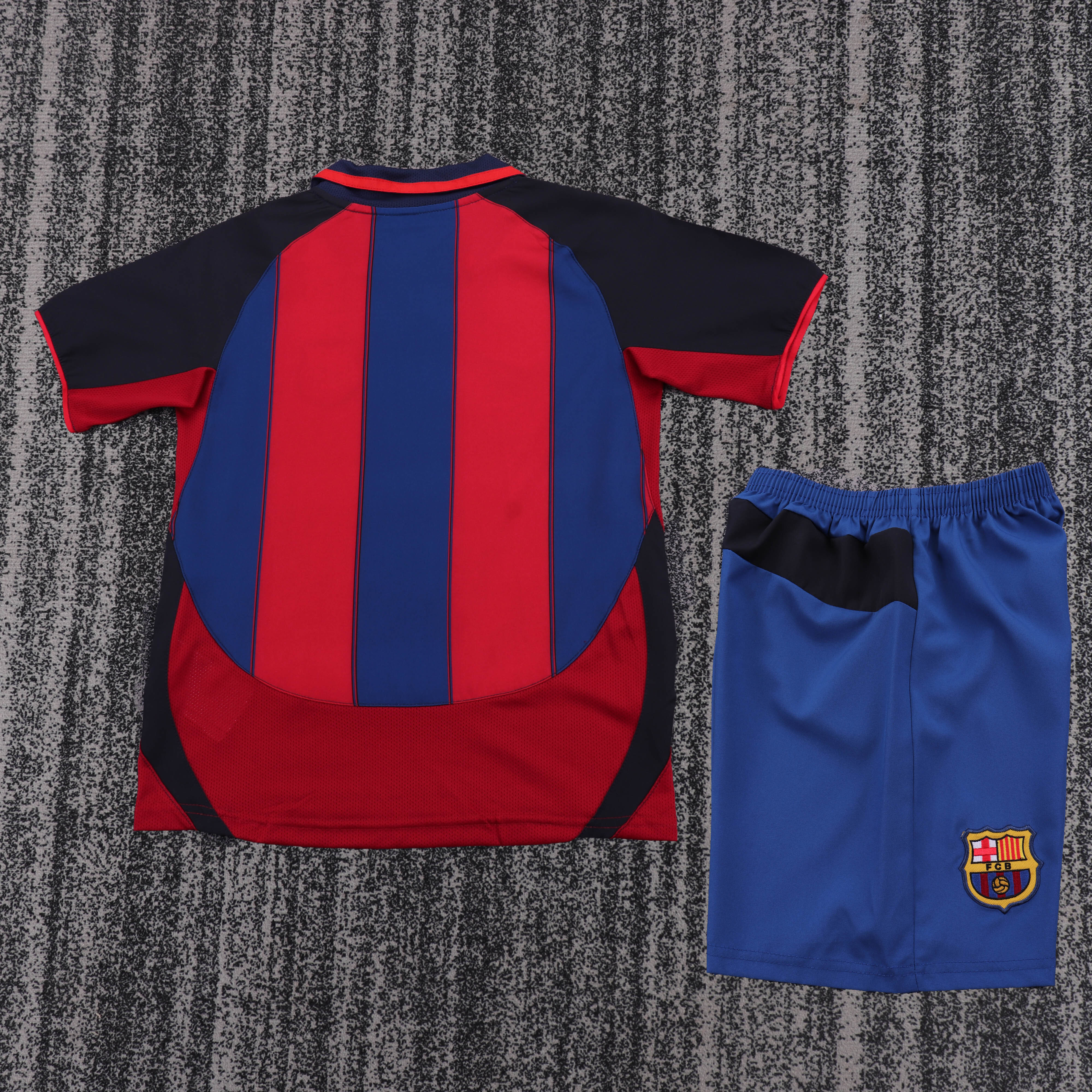 2003/2004 Barcelona home Retro Football Shirt (Kids Kit)