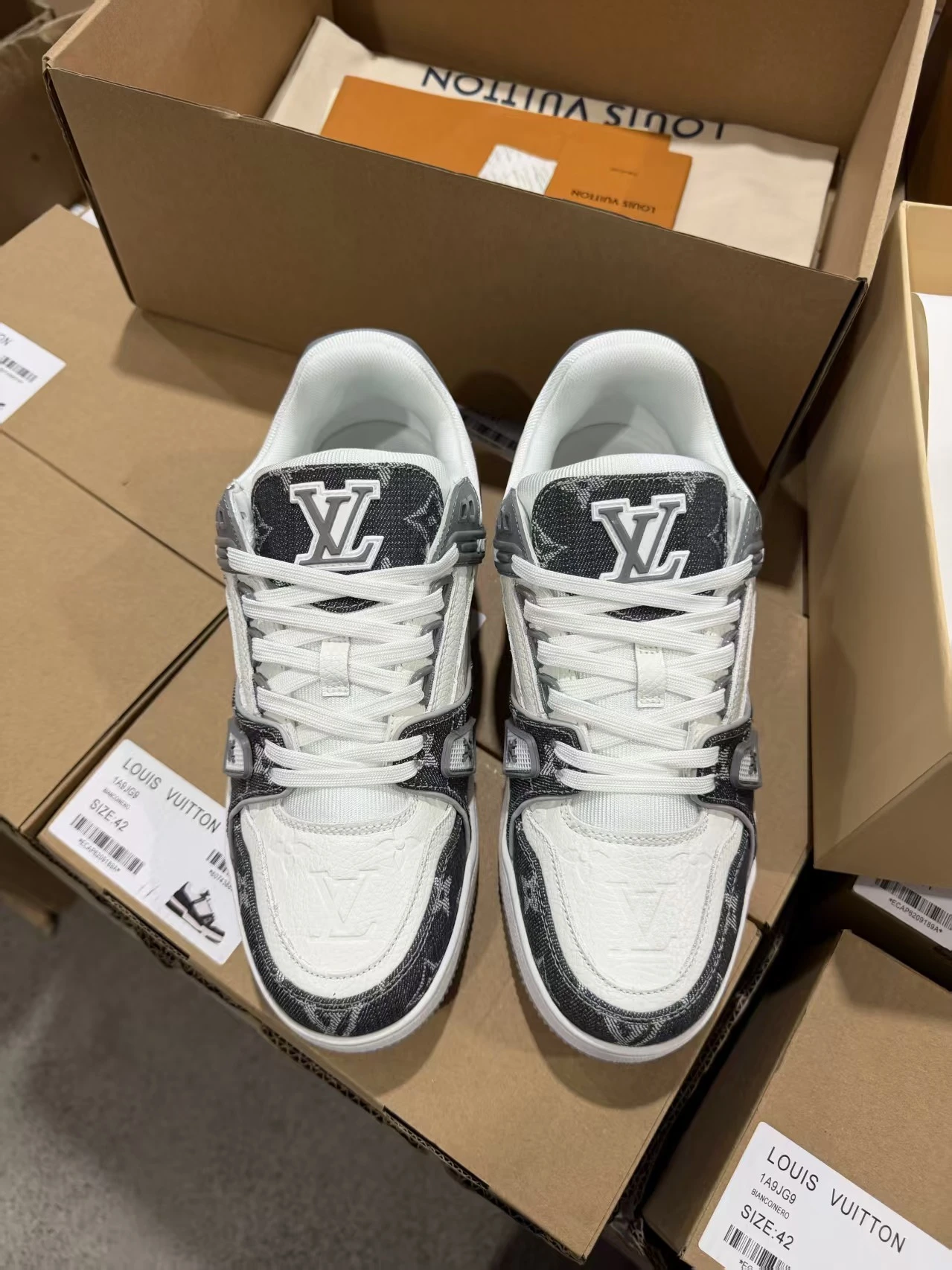 TOP !!   LV  shoes