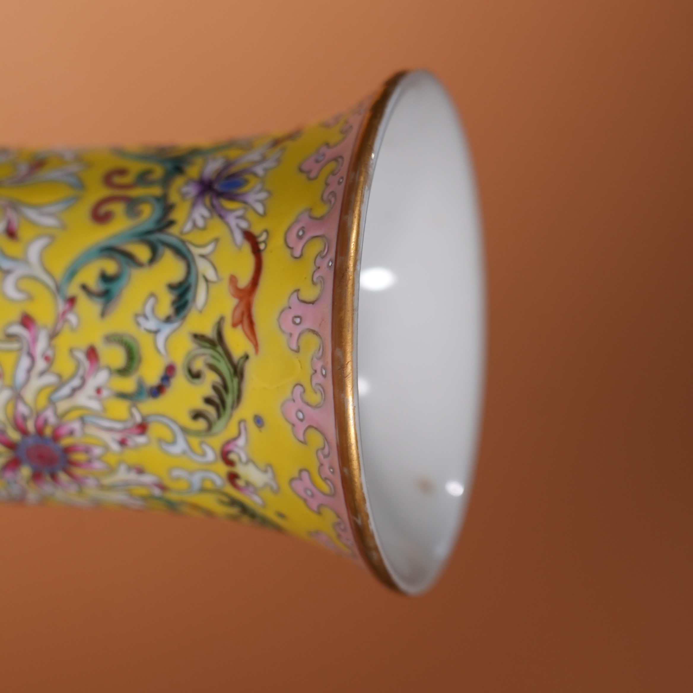 Ancient Chinese Famille Rose Vase with Panoramic Landscape and Figure Motifs