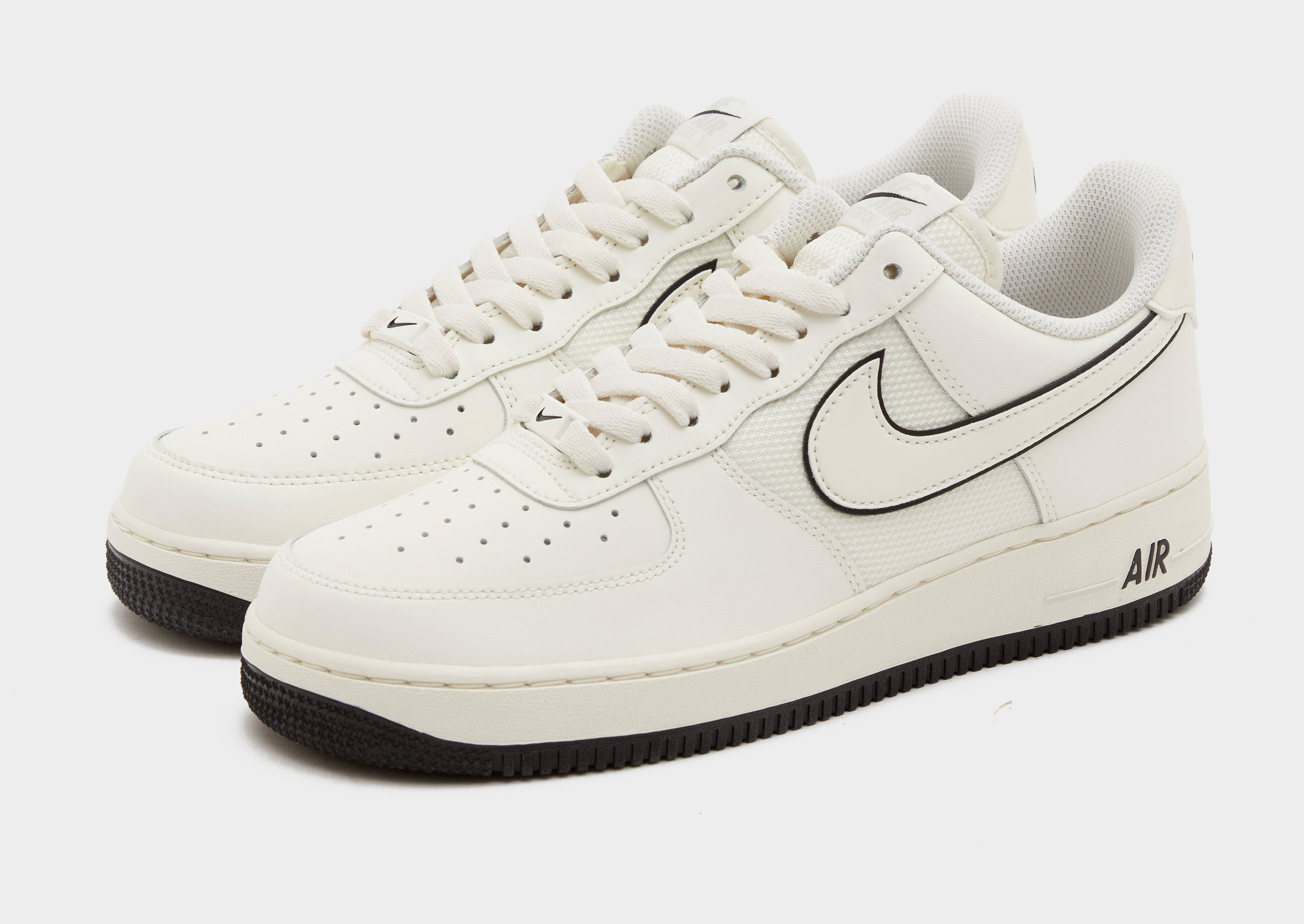 Nike Air Force 1 '07 LV8