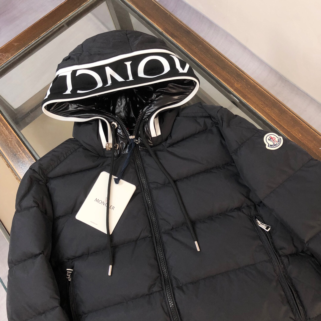 Moncler Herbst/Winter 2026 Daunenjacke Größe S-3XL