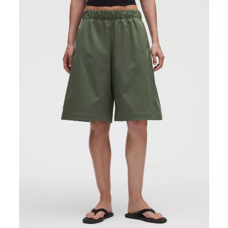 Woven Mid-Rise Bermuda Short