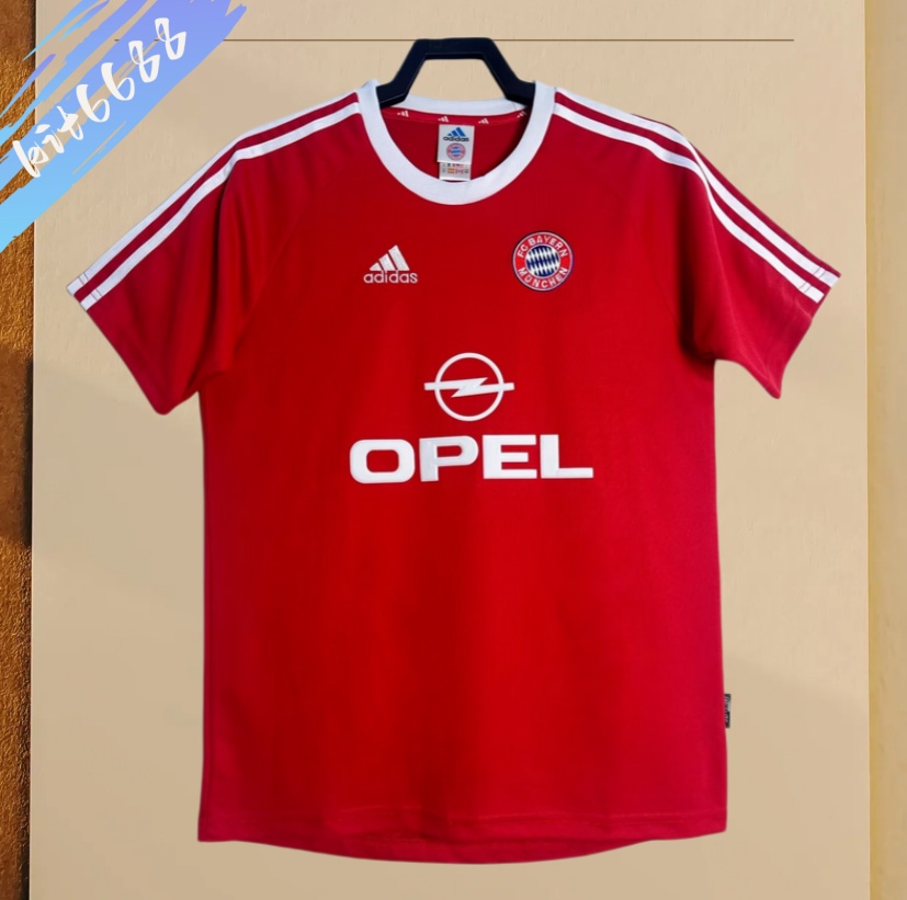 01/02 Bayern Munich Europa League Cup home Retro Football Shirt