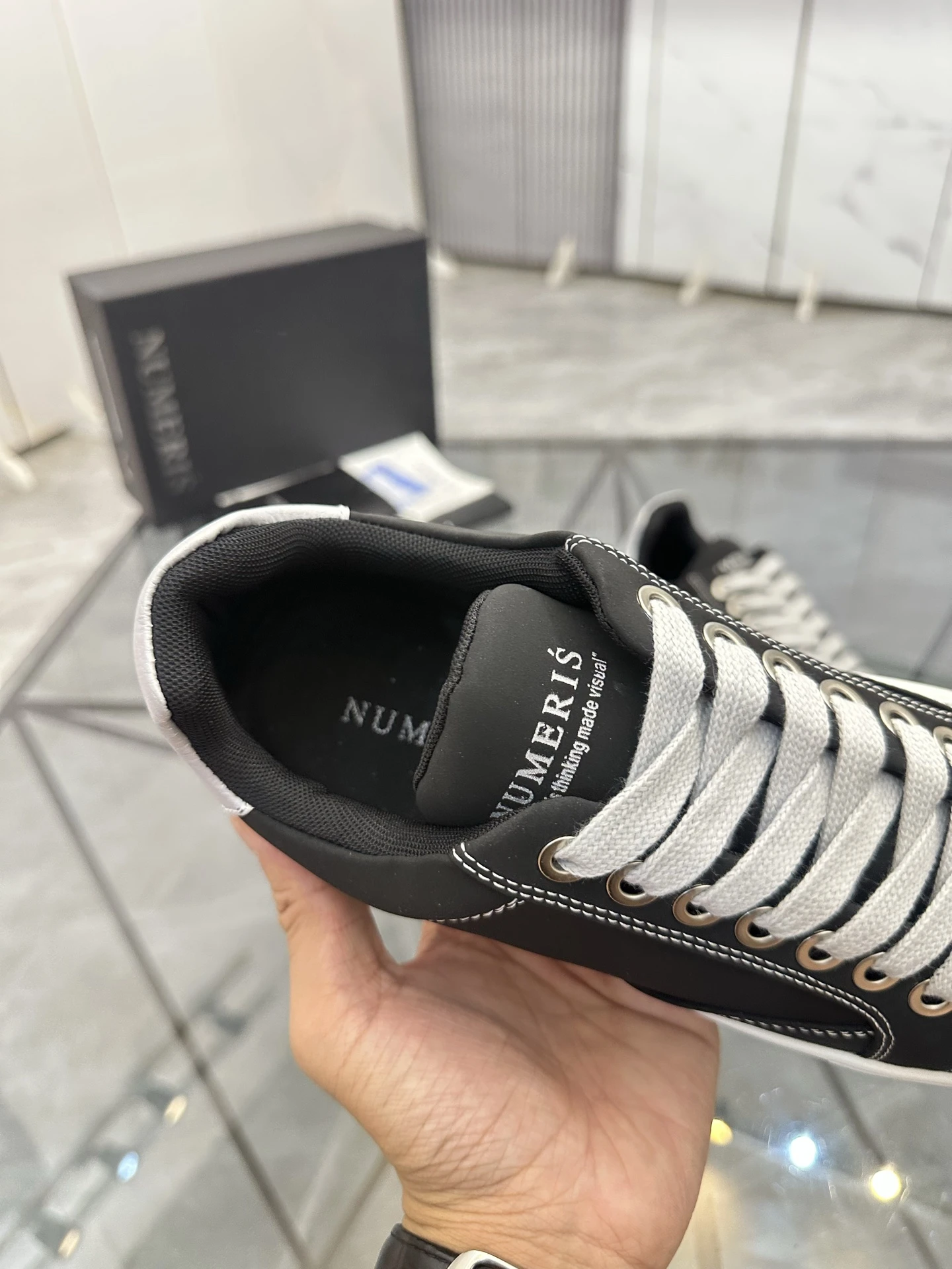 Numeris top-quality low-top shoes