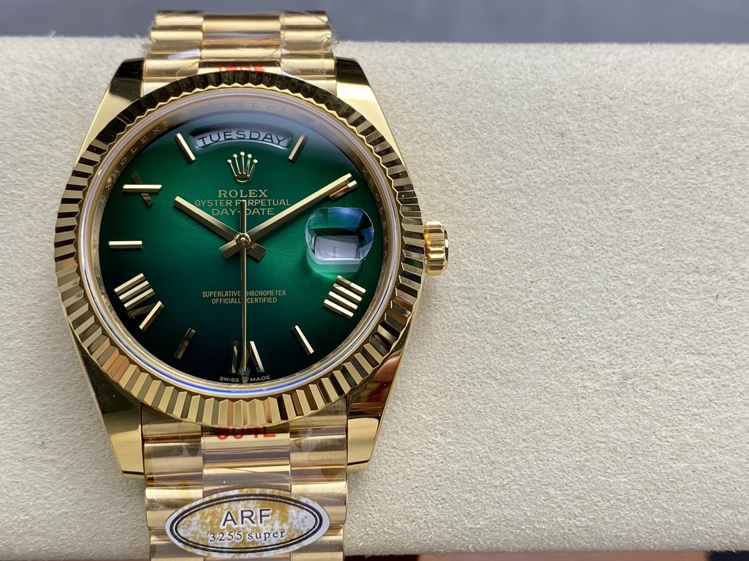 Rolex Day Date 40 Yellow Gold Green Ombre Dial M228238 0069 Replica