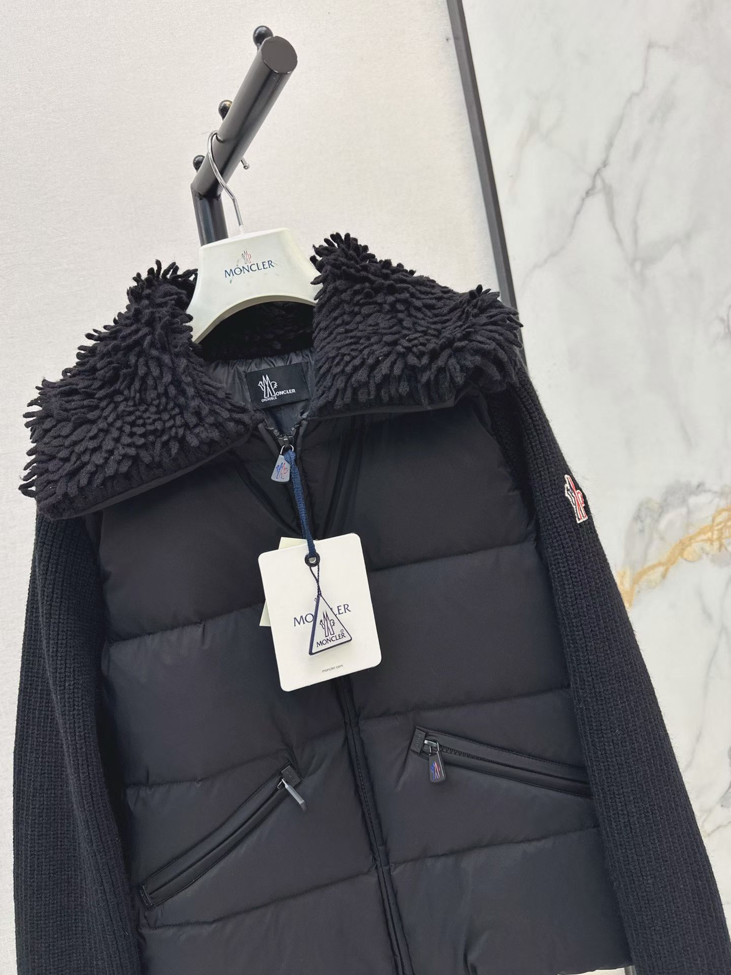 Moncler Herbst/Winter 2026 Montbeliard Daunenjacke Größe S-XL