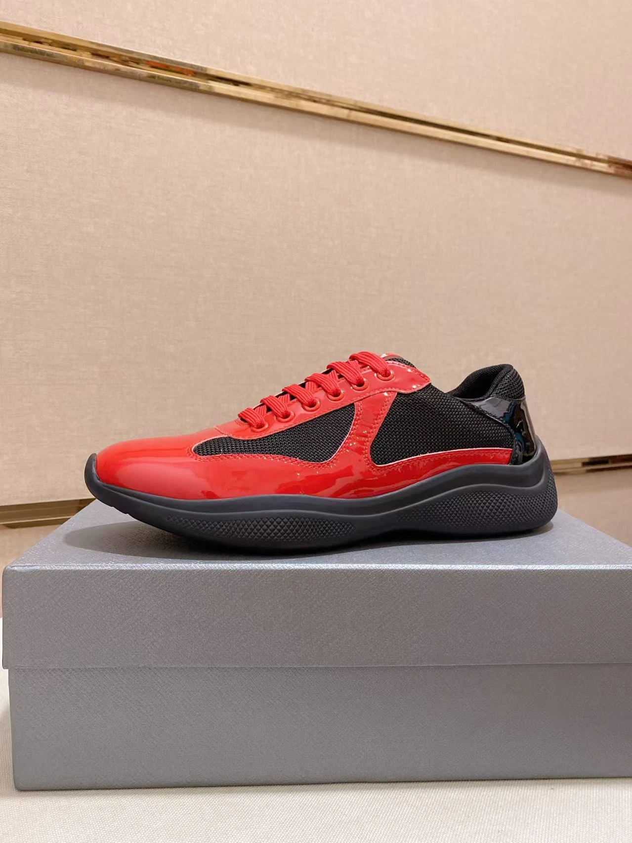 Prada top quality lacquer shoes