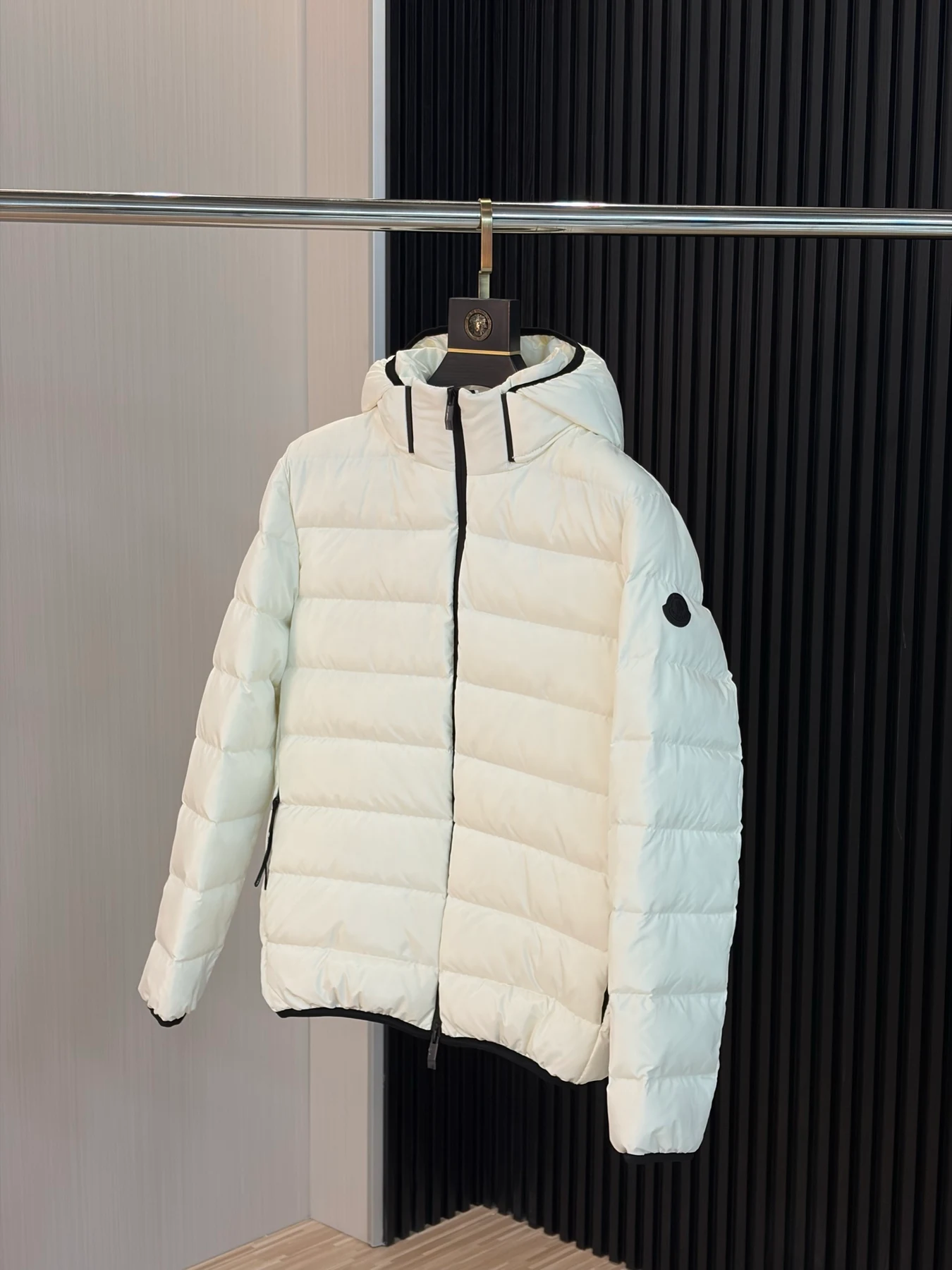 Moncler Kapuzen Weiß Daunenjacken BR931679