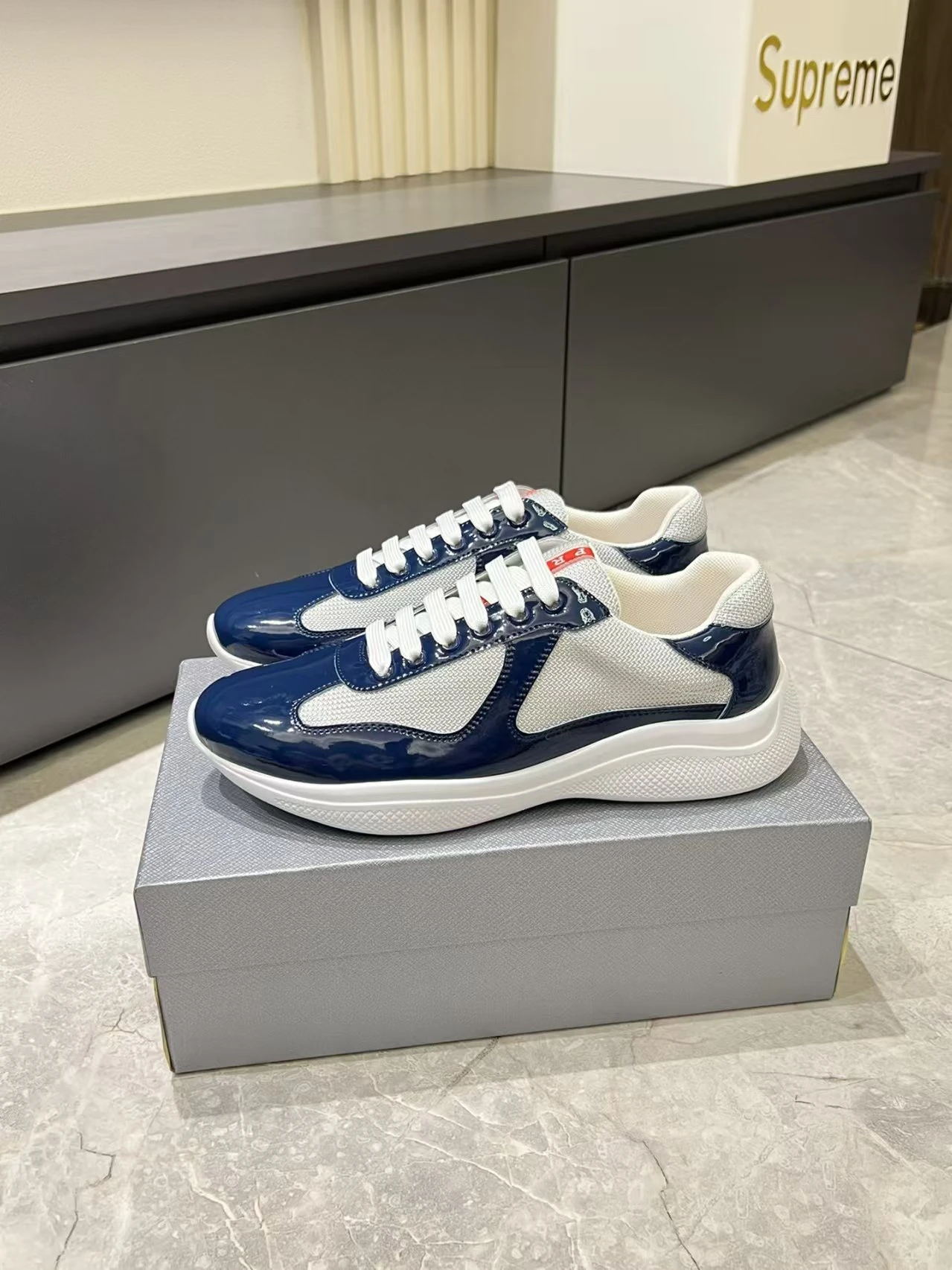 Prada top quality lacquer shoes