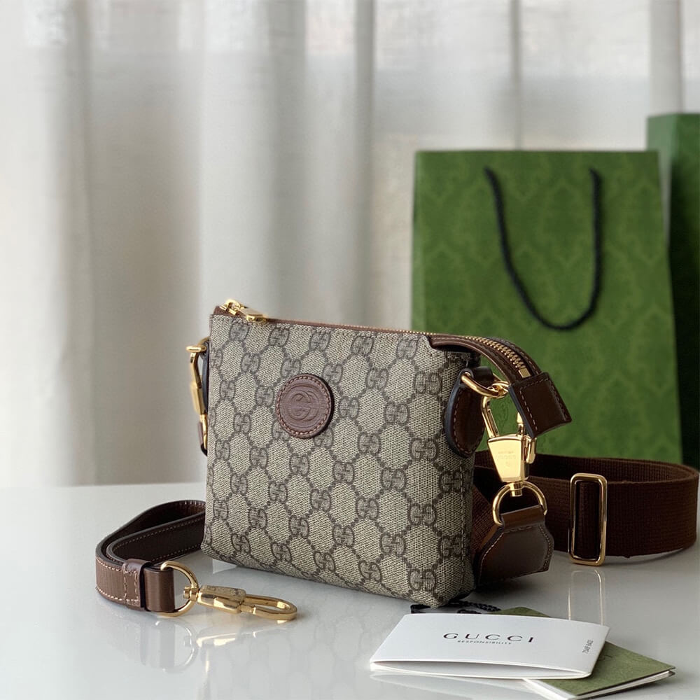 Messenger bag with Interlocking G