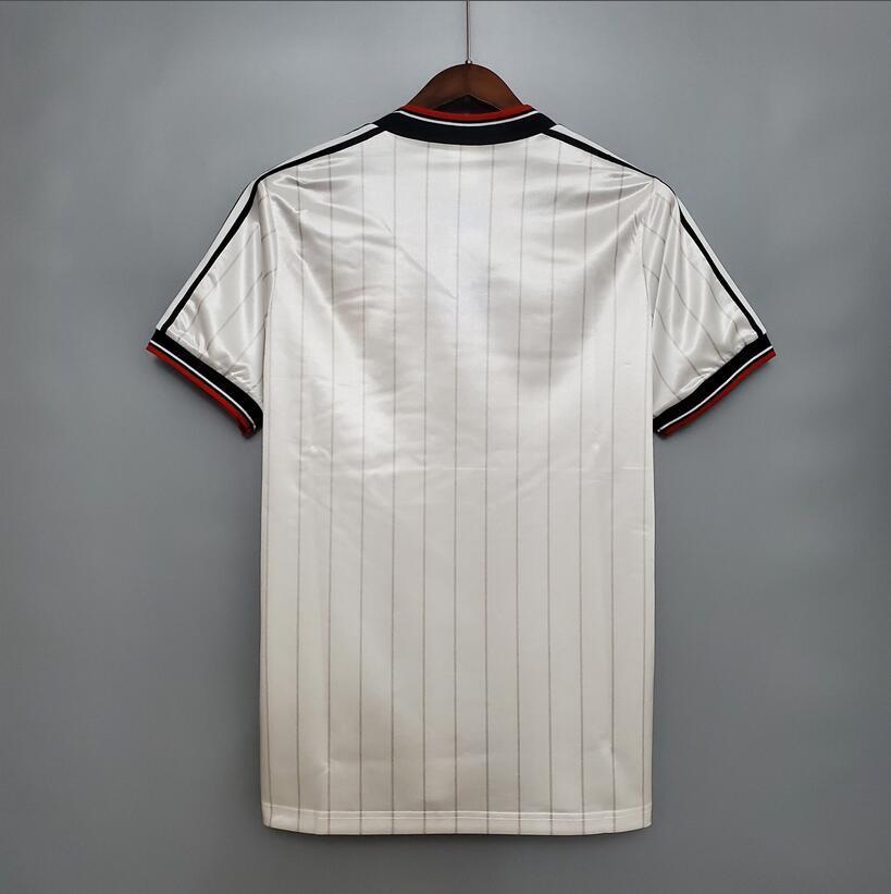 1983 Manchester United Away retro football jersey