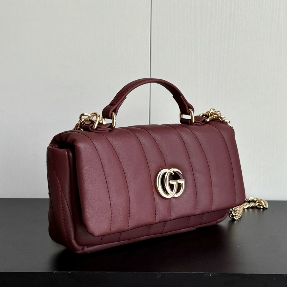 Gucci 806017 Full Leather Quilted Double G Chain Bag/Small Square Handbag (21 × 12.5 × 4.5cm)
