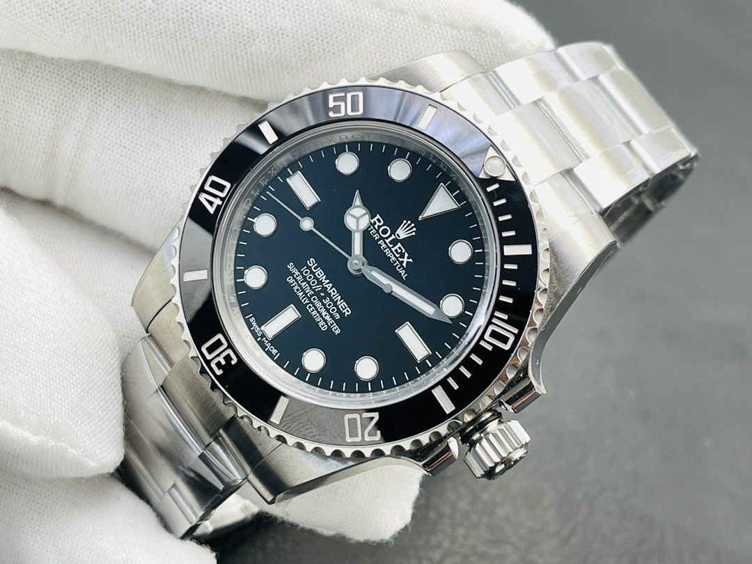 Rolex Submariner  Oyster 40mm Stainless Steel  14060M