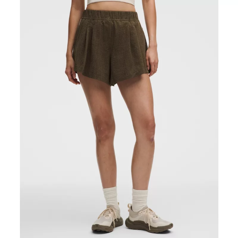 Seersucker WovenAir High-Rise Pleated Short 3.5