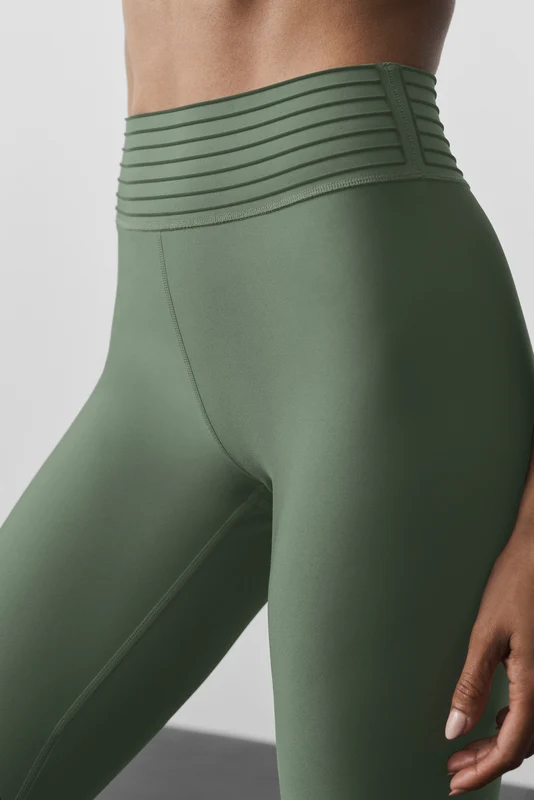 Airlift High-Waist 7/8 Lotus Legging
