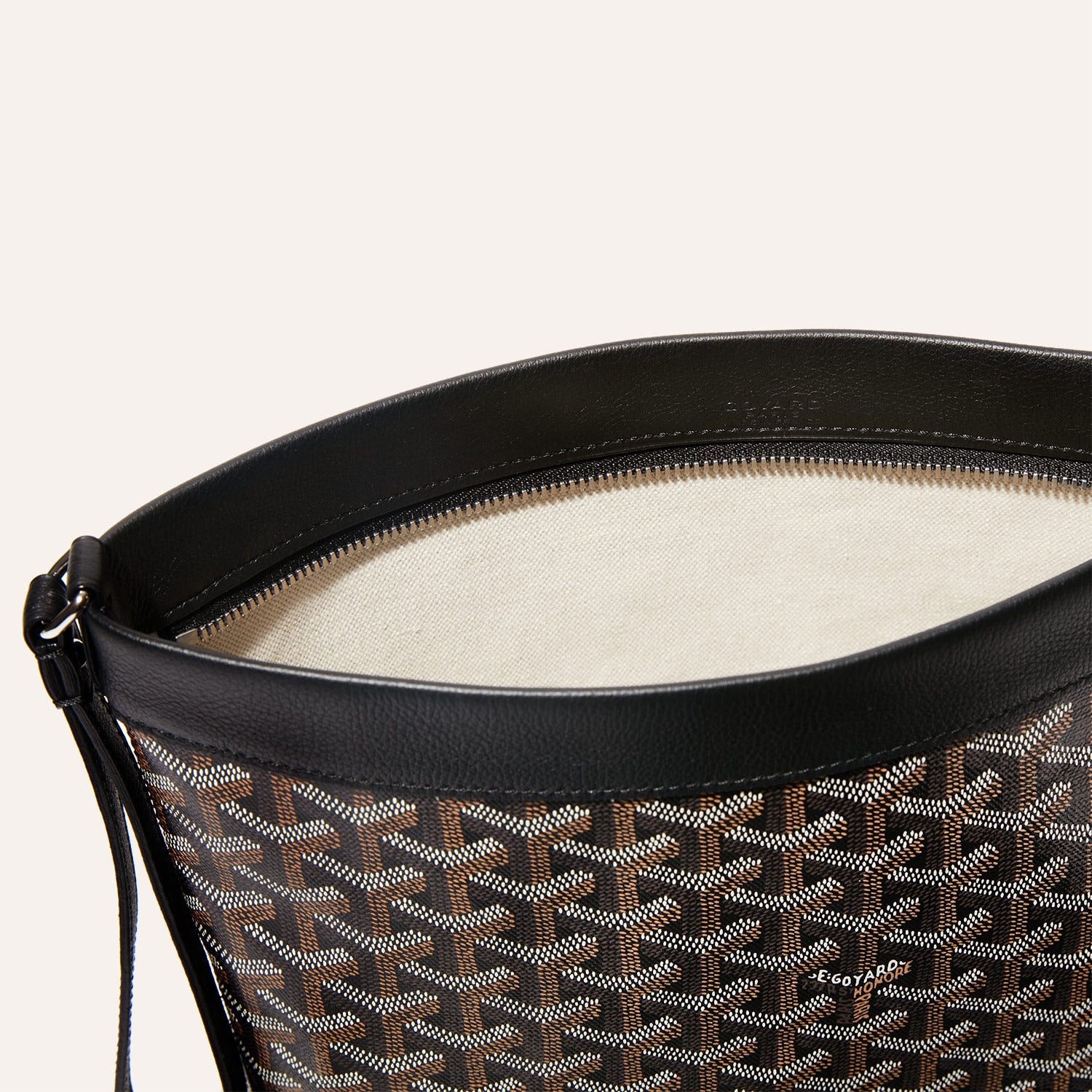 Conti pouch Black
