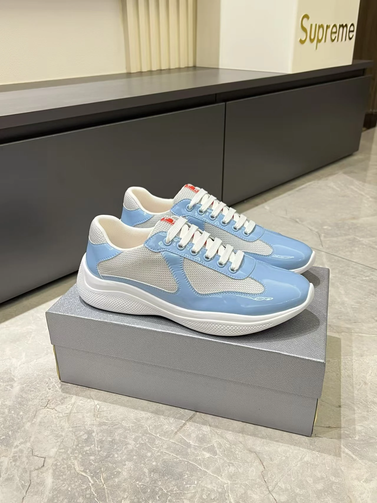 Prada top quality lacquer shoes