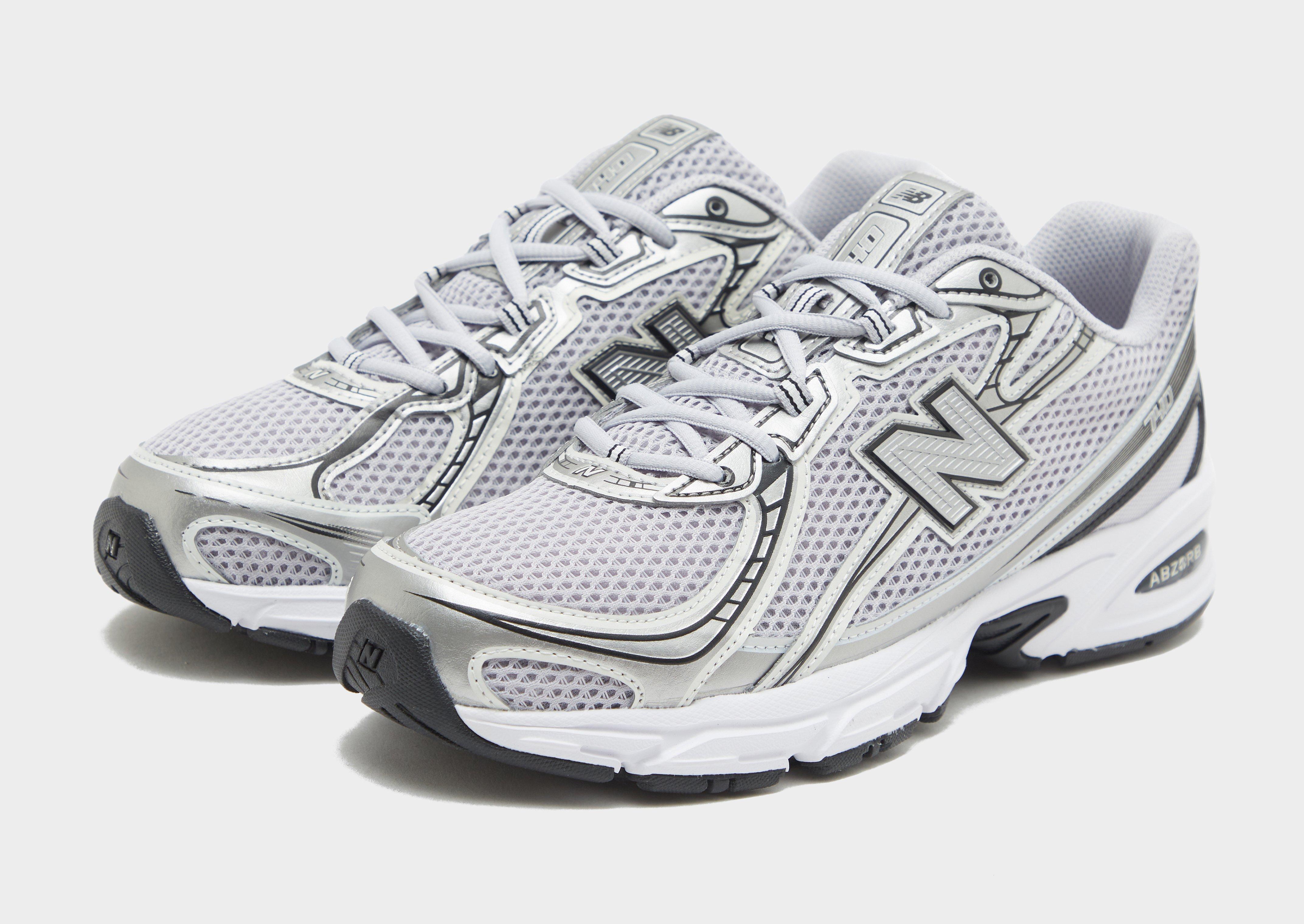 New Balance 740