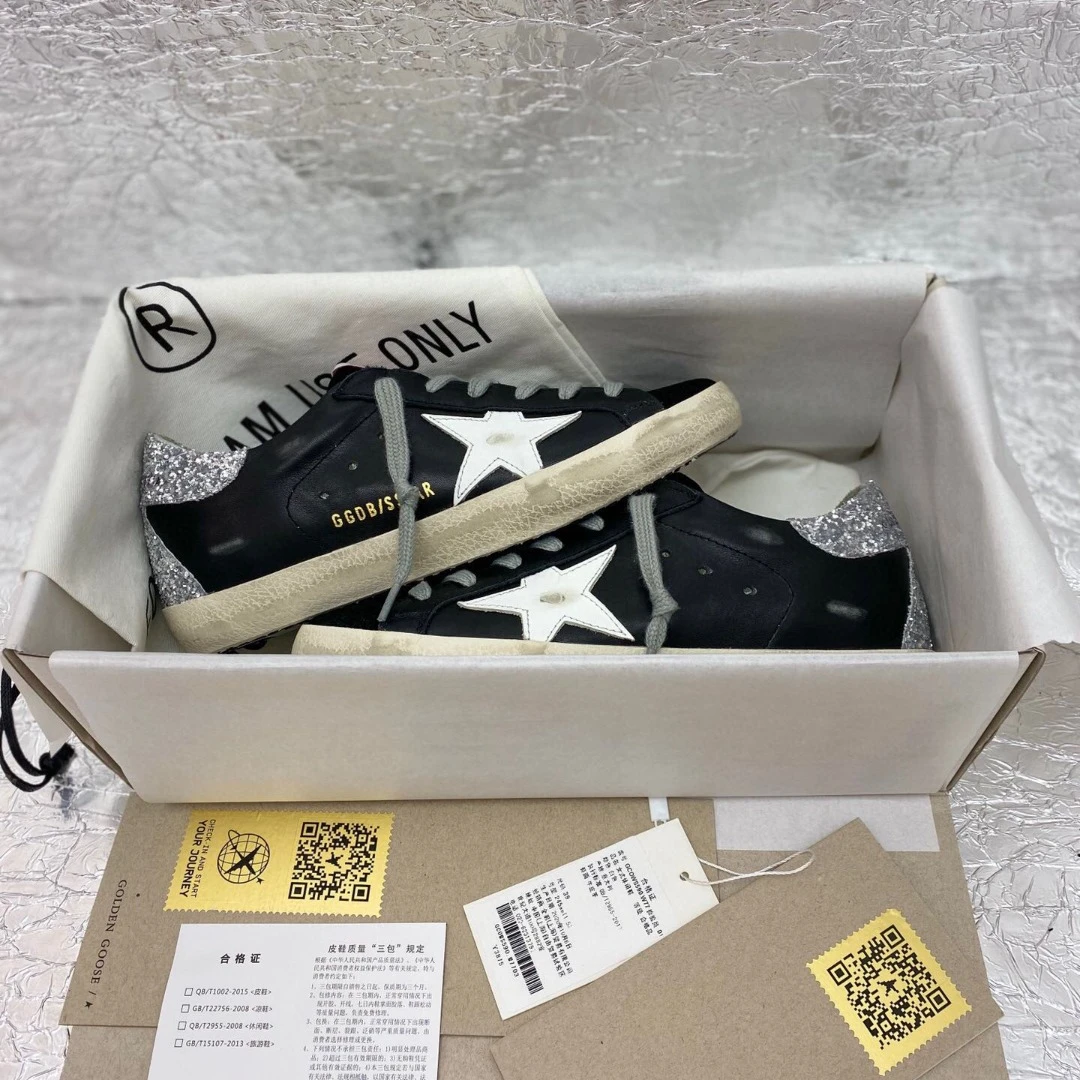 Golden Goose Super Star Dirty shoes made of top-grain cowhide