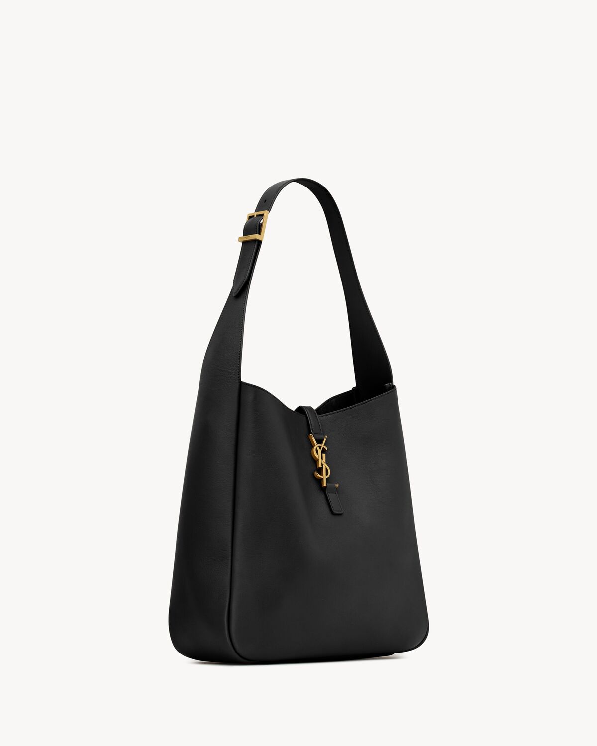 le 5 à 7 supple large in grained leather BLACK